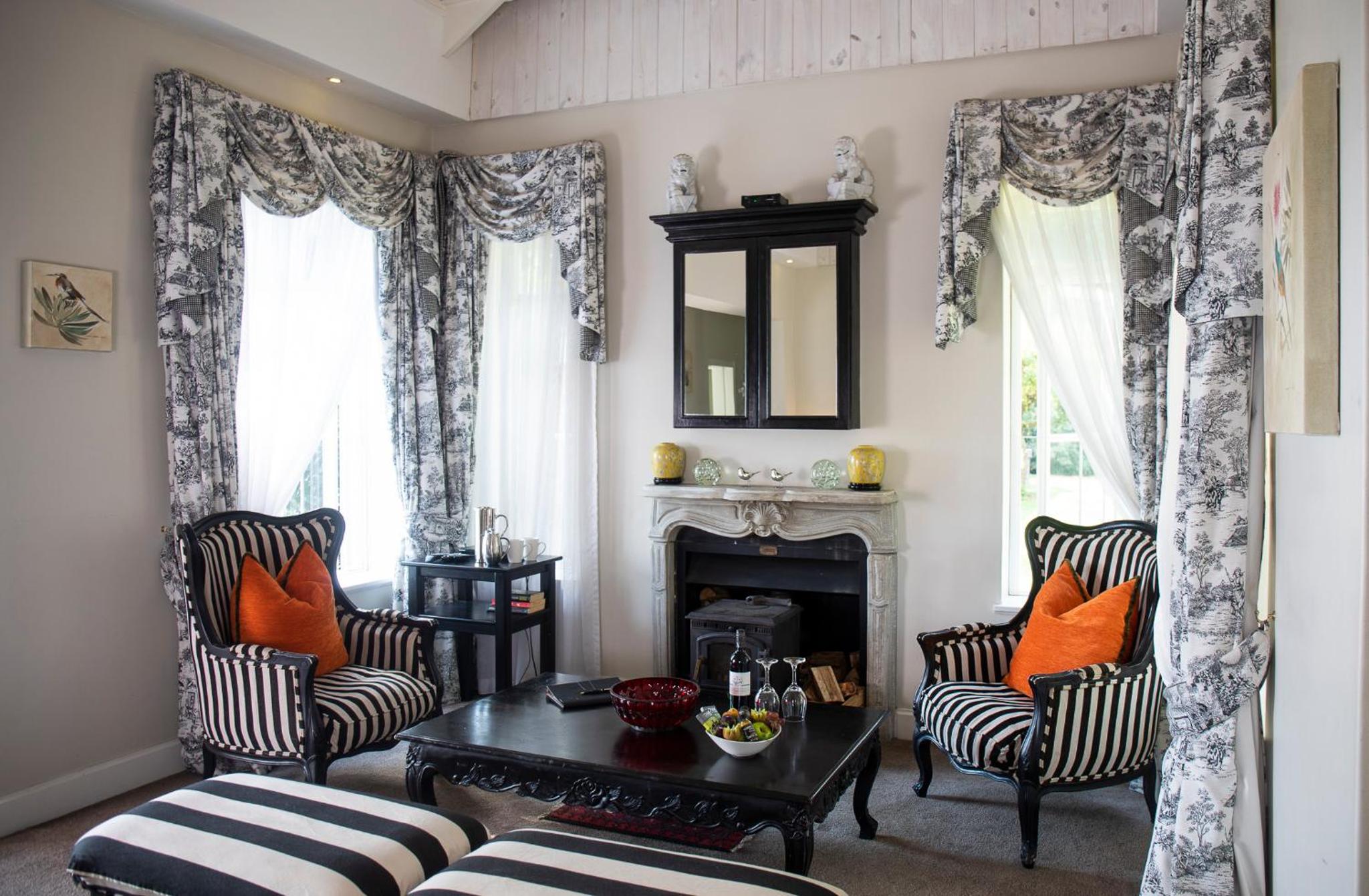 Superior Suite with Mountain View - Photo 17