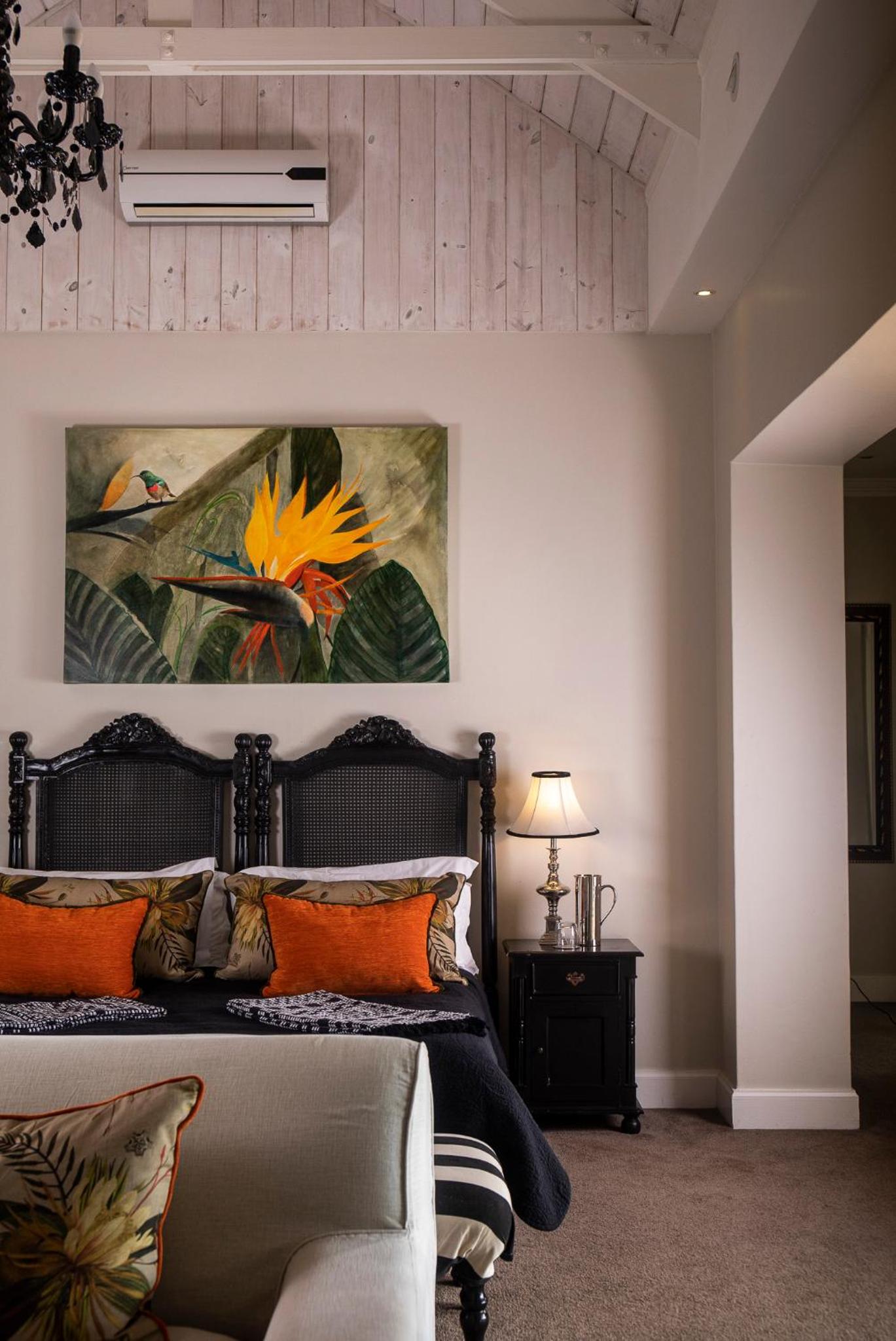 Superior Suite with Mountain View - Photo 16