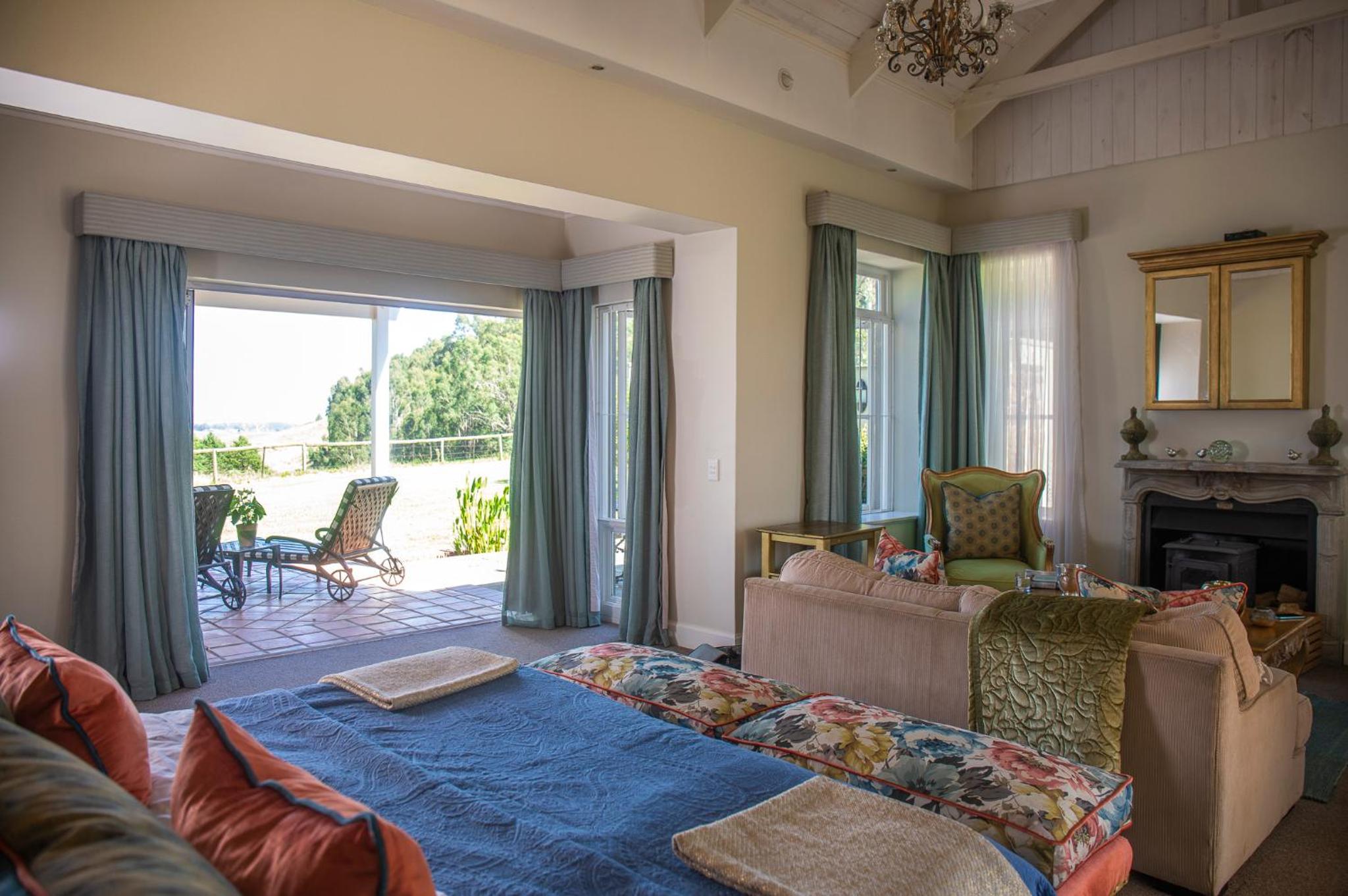 Superior Suite with Mountain View - Photo 14