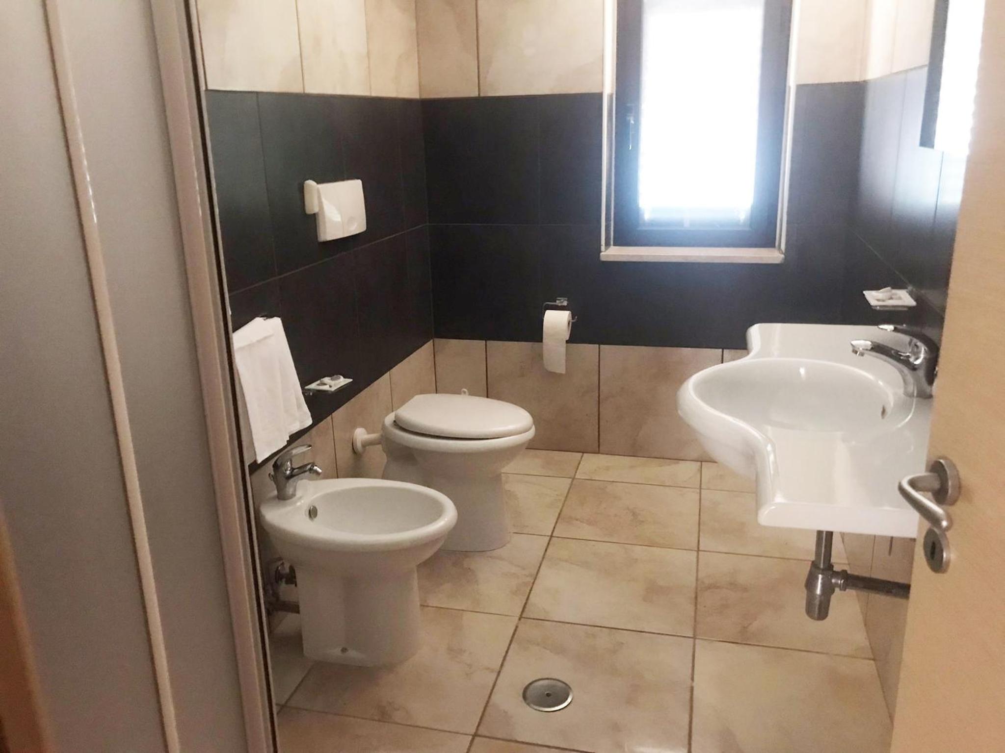 Family Room with Private Bathroom photo 3