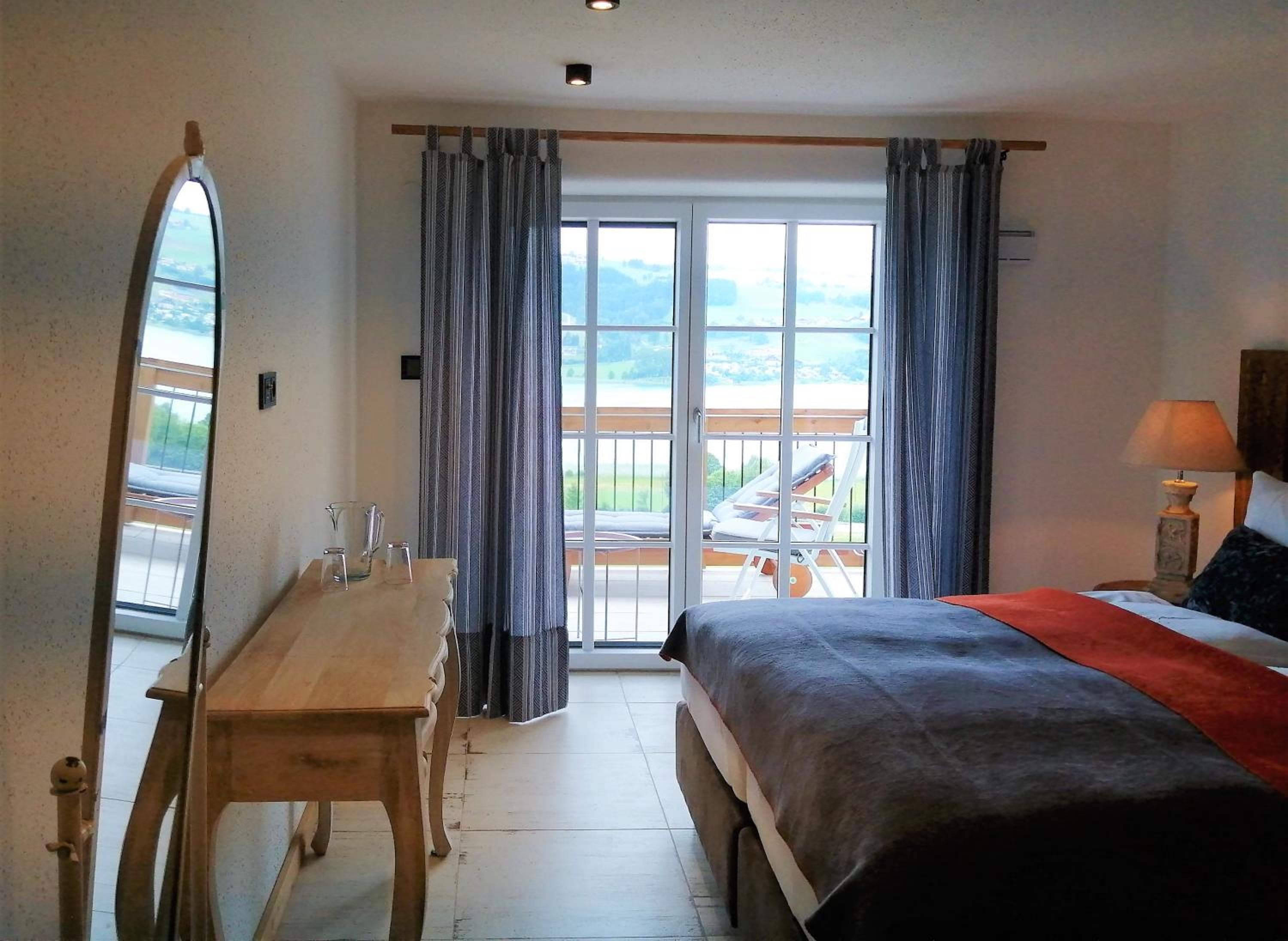 Apartment with Lake View photo 1