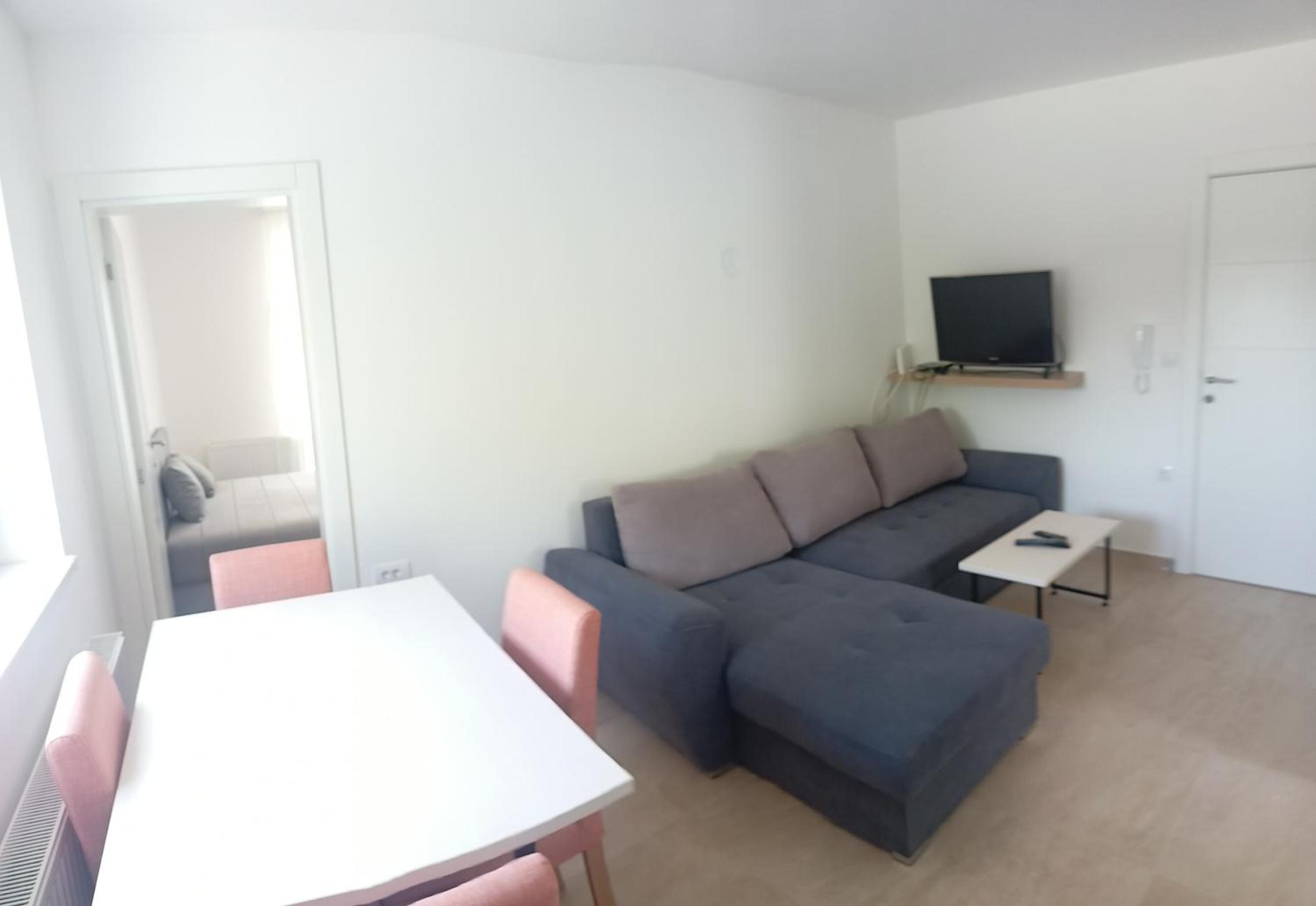 One-Bedroom Apartment photo 1