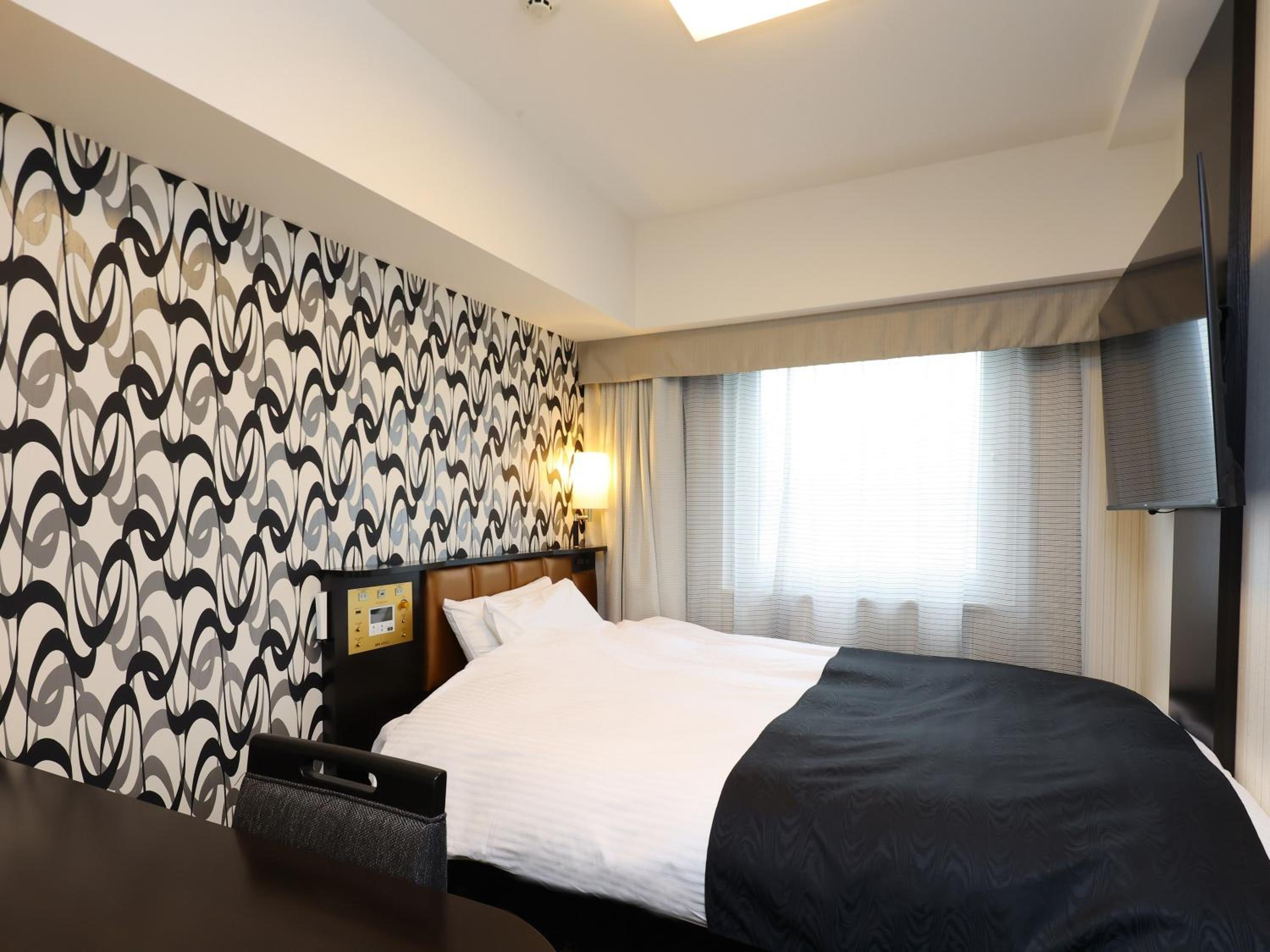 Single Room - Nonsmoking - Main Building photo 1