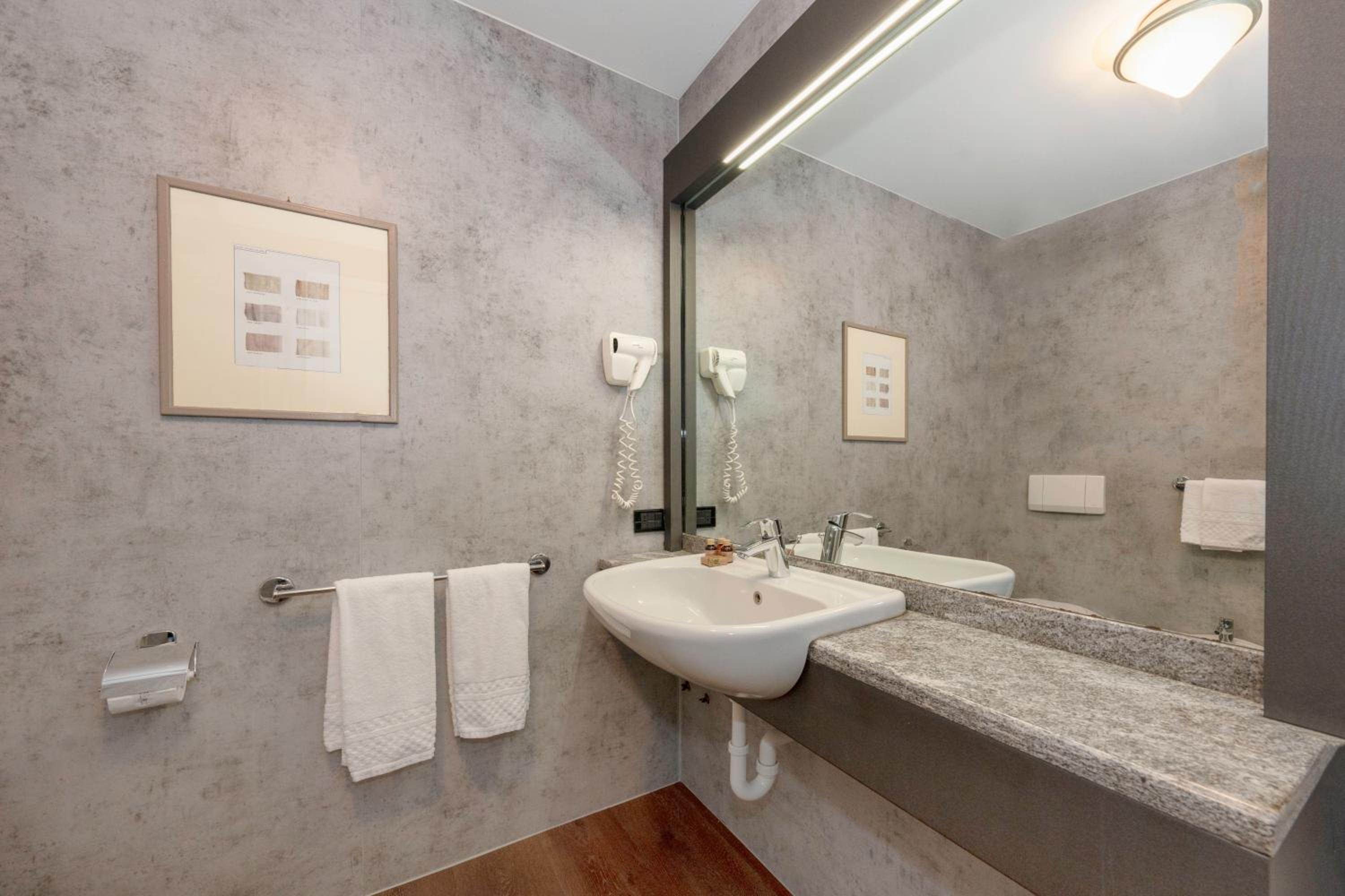 Double Room - Photo 3