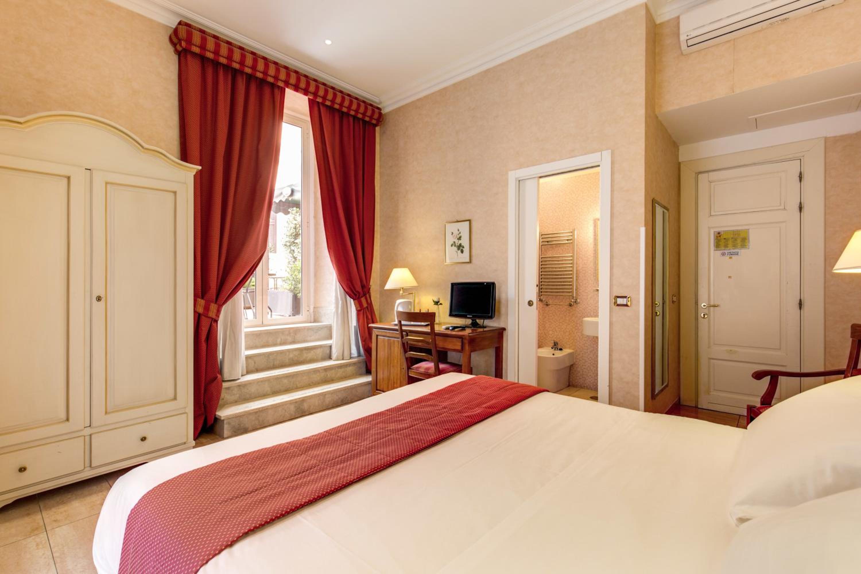 Superior Double or Twin Room photo 2