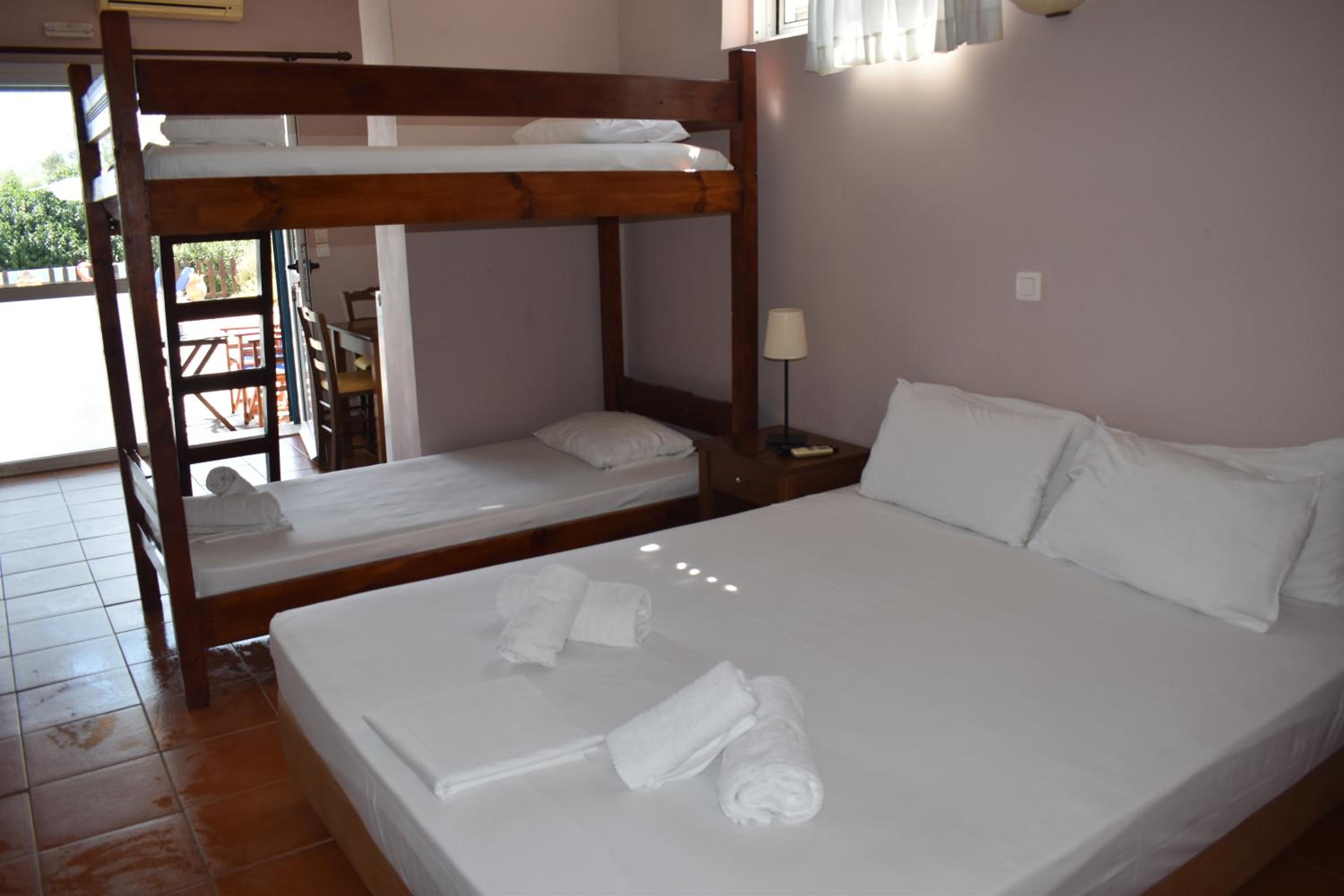  Apartment With Pool View (4 Adults)