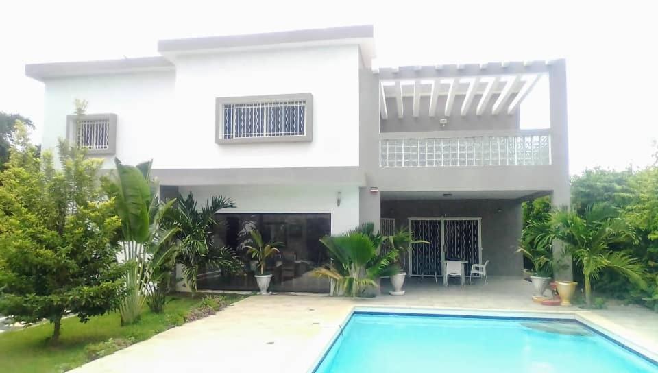 Villa photo 2