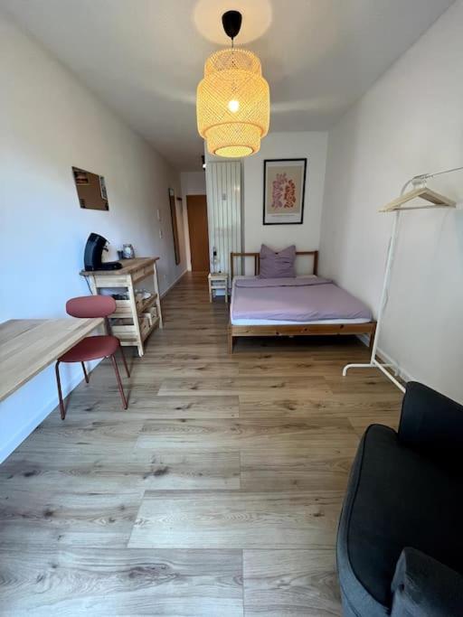 One-Bedroom Apartment photo 1