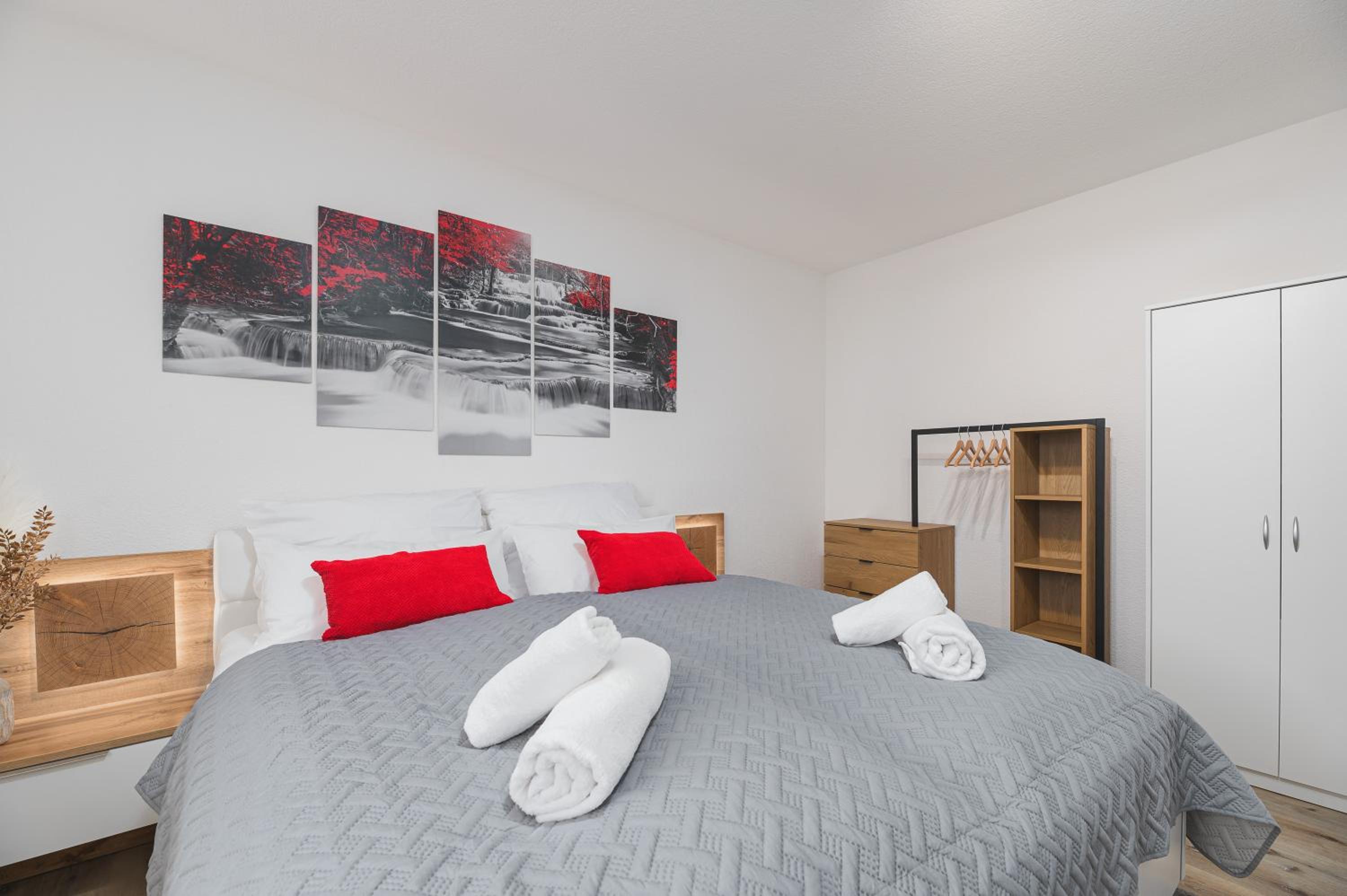 One-Bedroom Apartment with Balcony photo 3