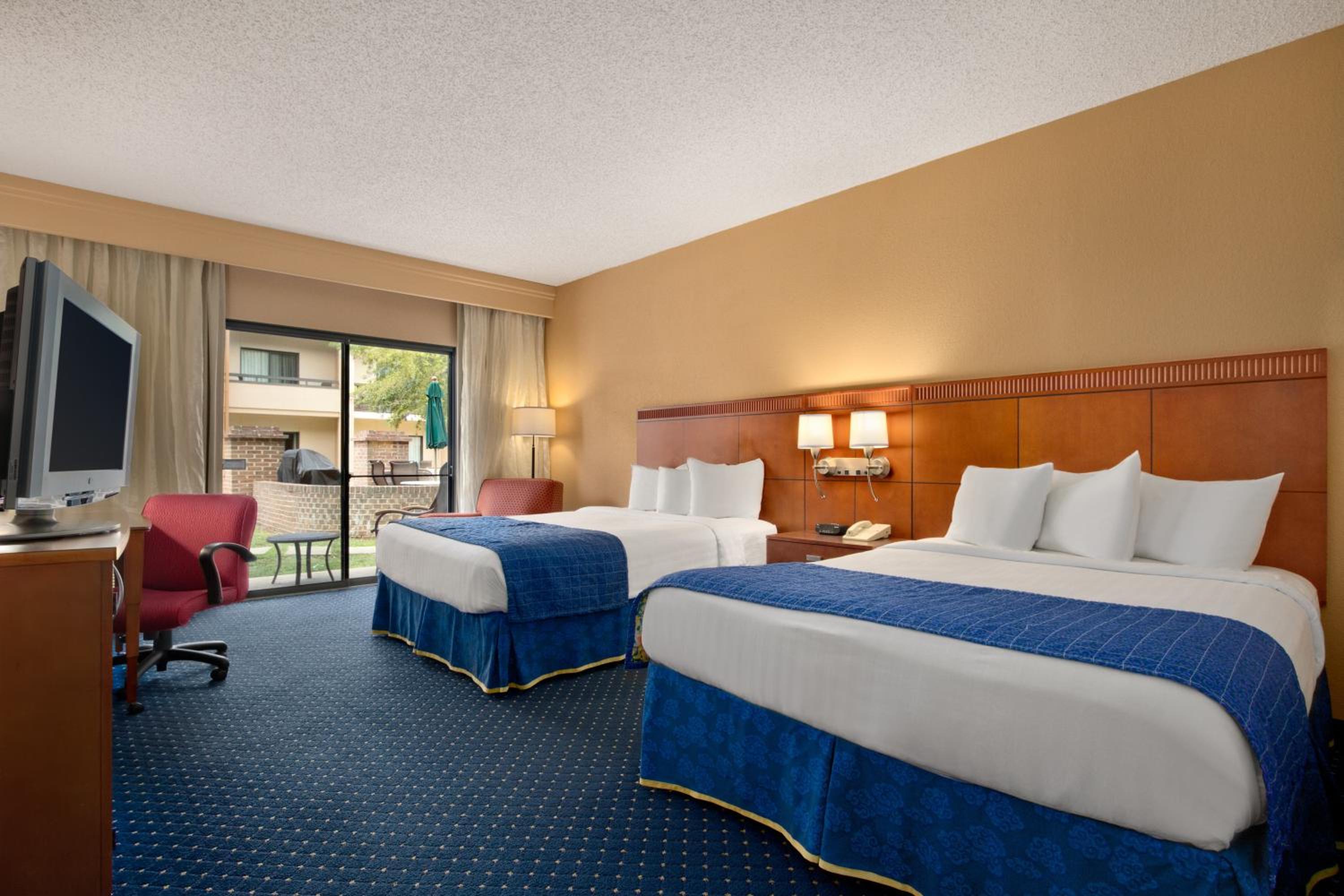 Queen Room with Two Queen Beds - Disability Access/Non-Smoking photo 1