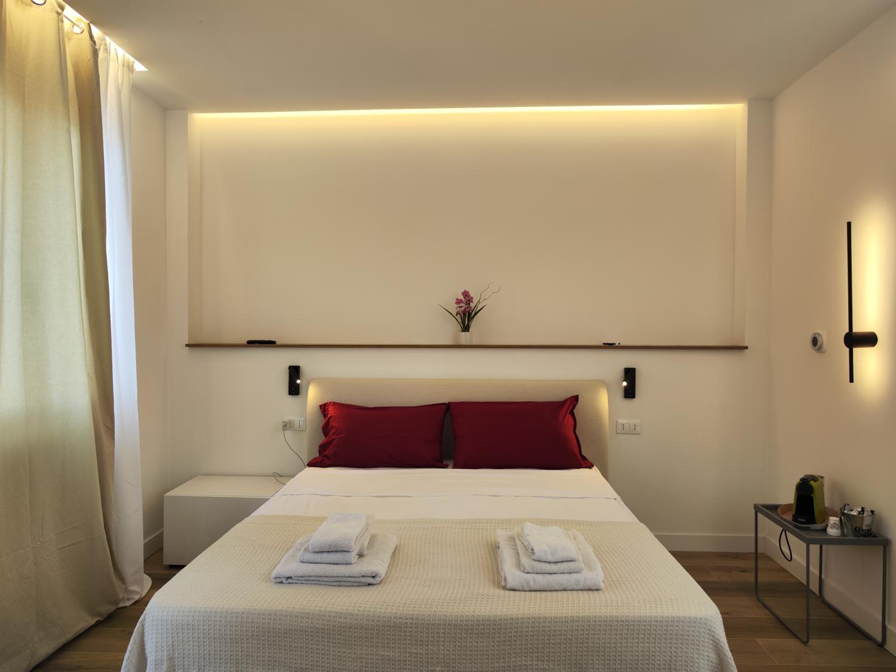 Large Double Room photo 1