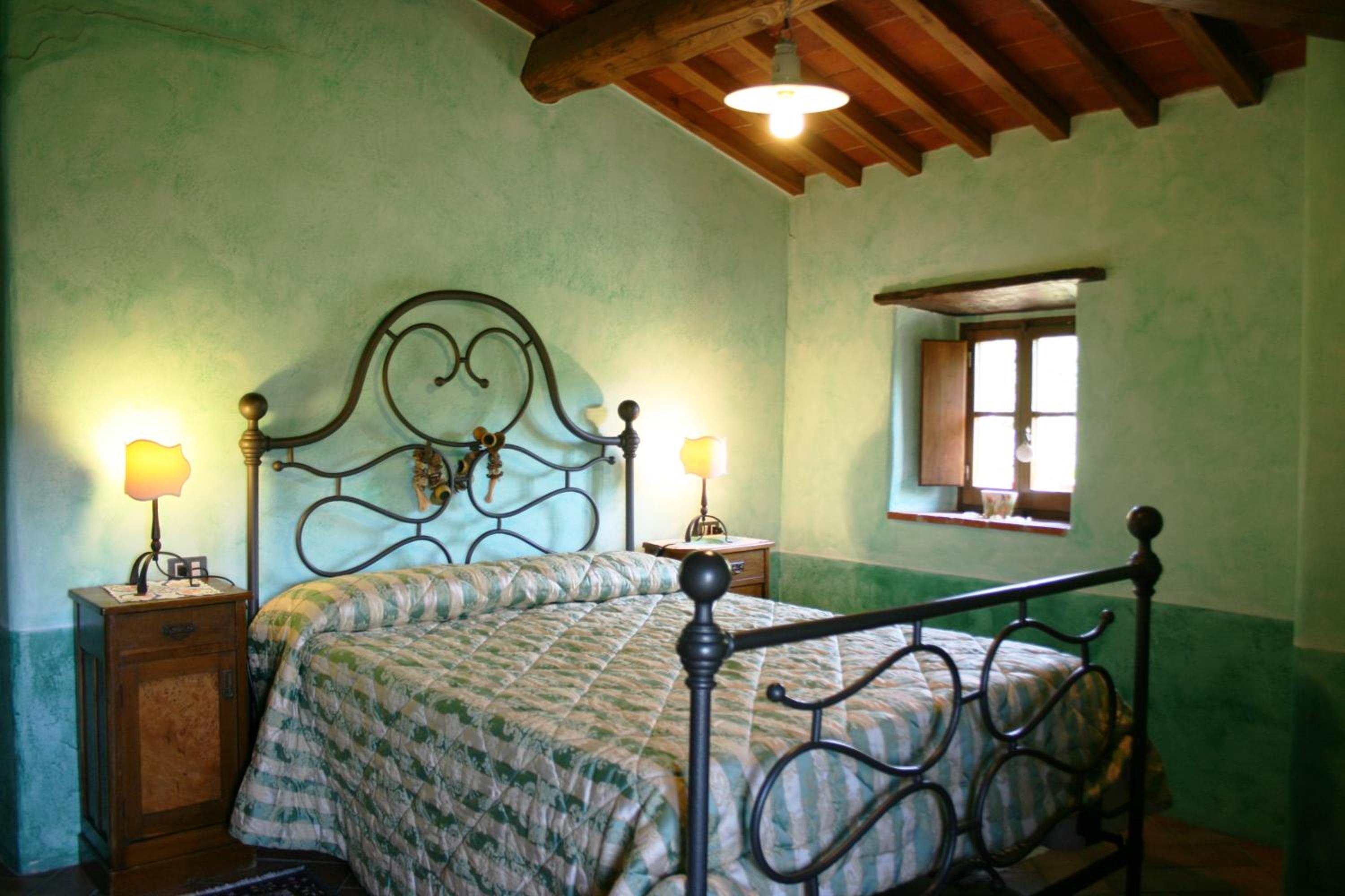 Seven-Bedroom Villa photo 2