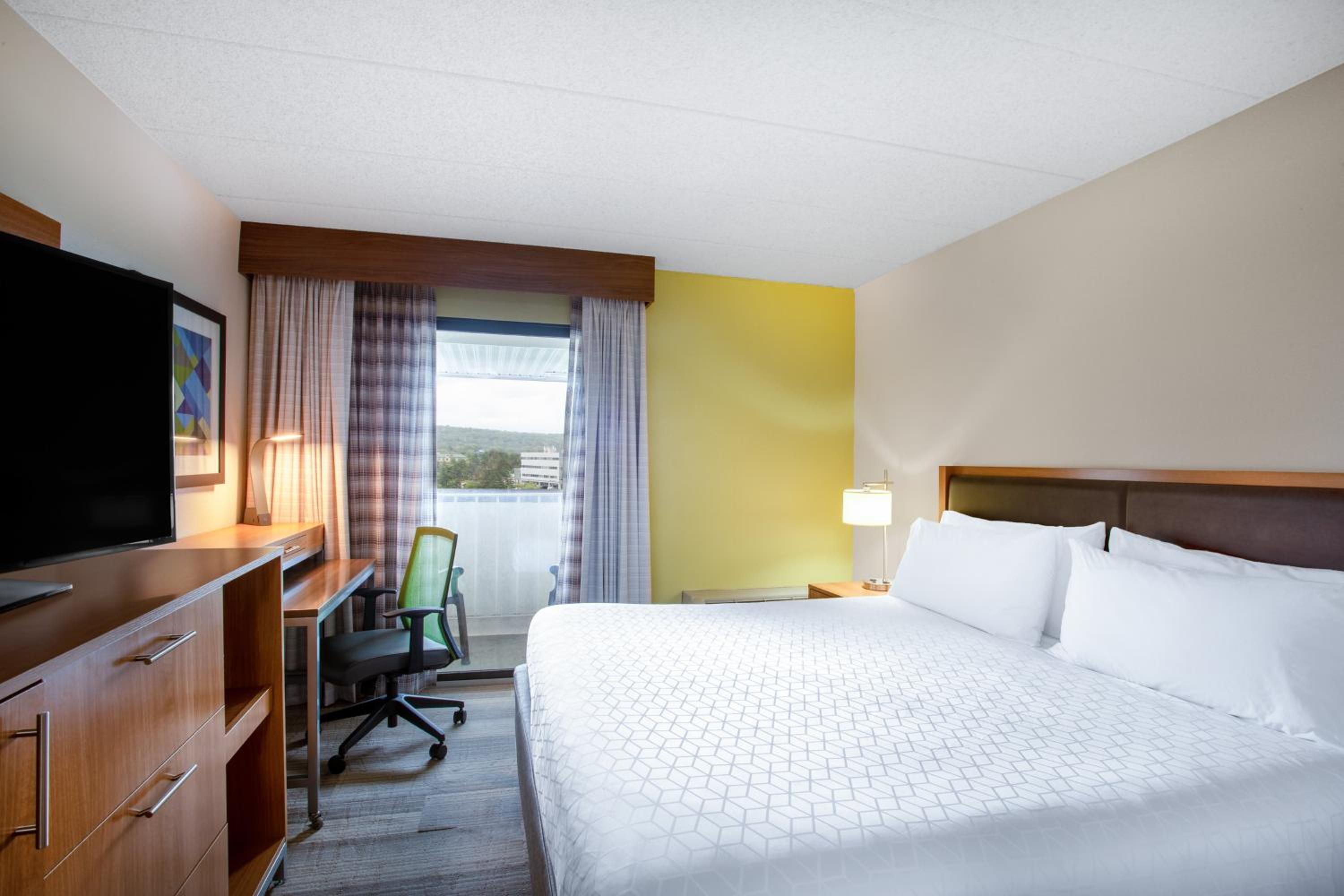 Standard King Room - Photo 4