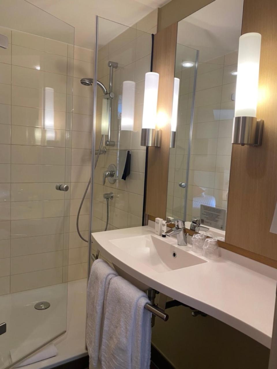Standard Triple Room - Photo 2