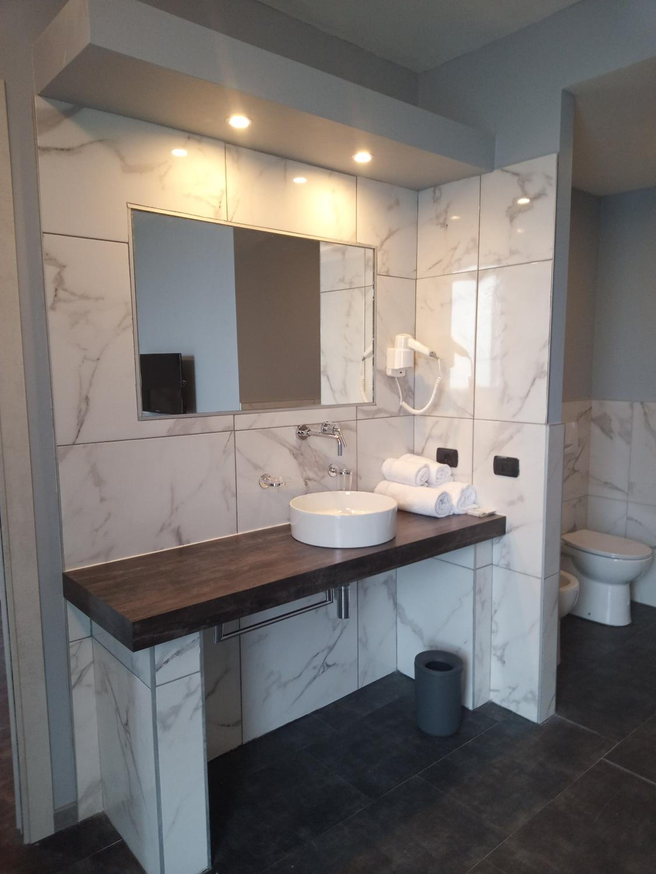 Deluxe Junior Suite - Photo 2