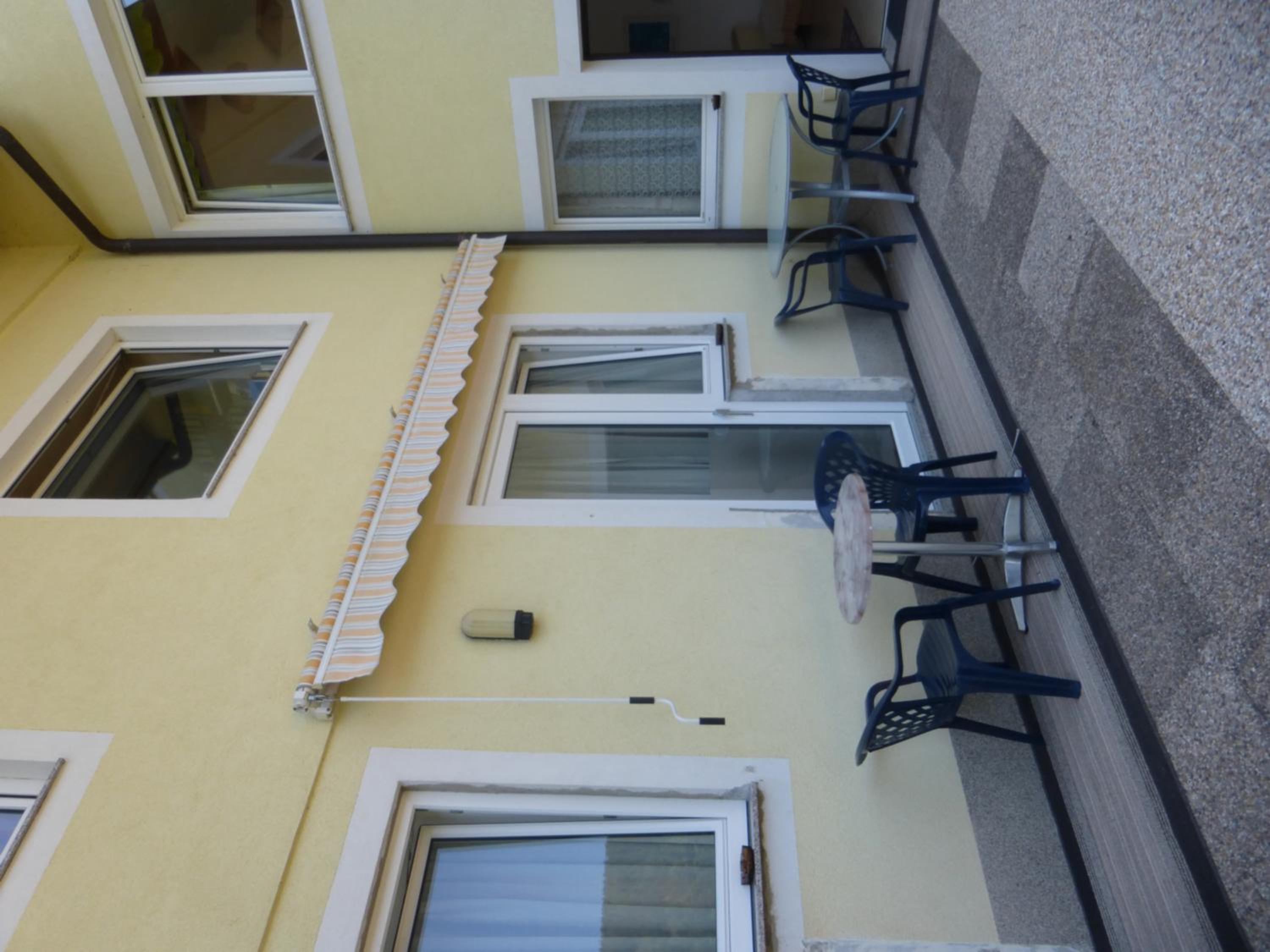Two-Bedroom Apartment - Photo 2