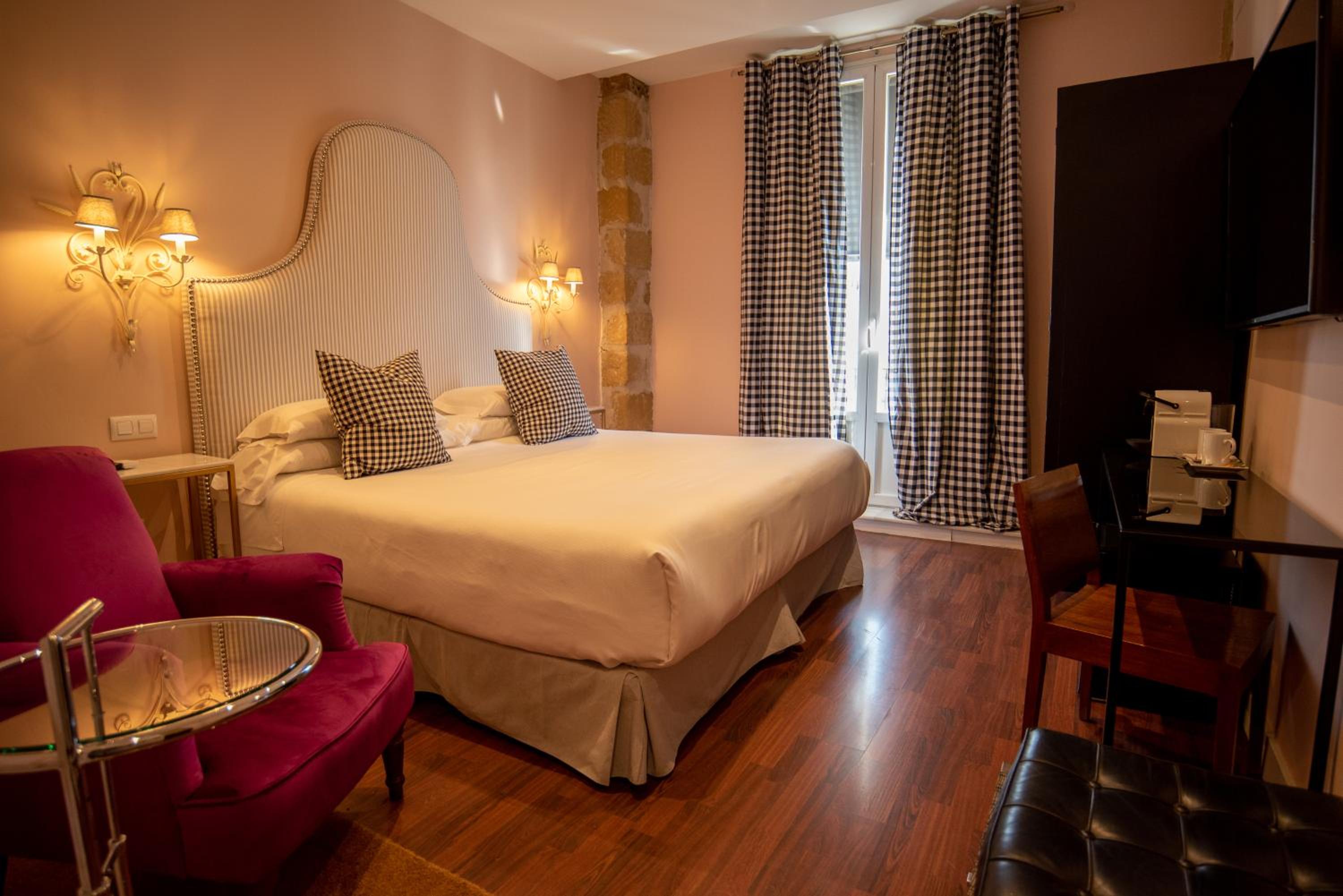 Double or Twin Room - Photo 1