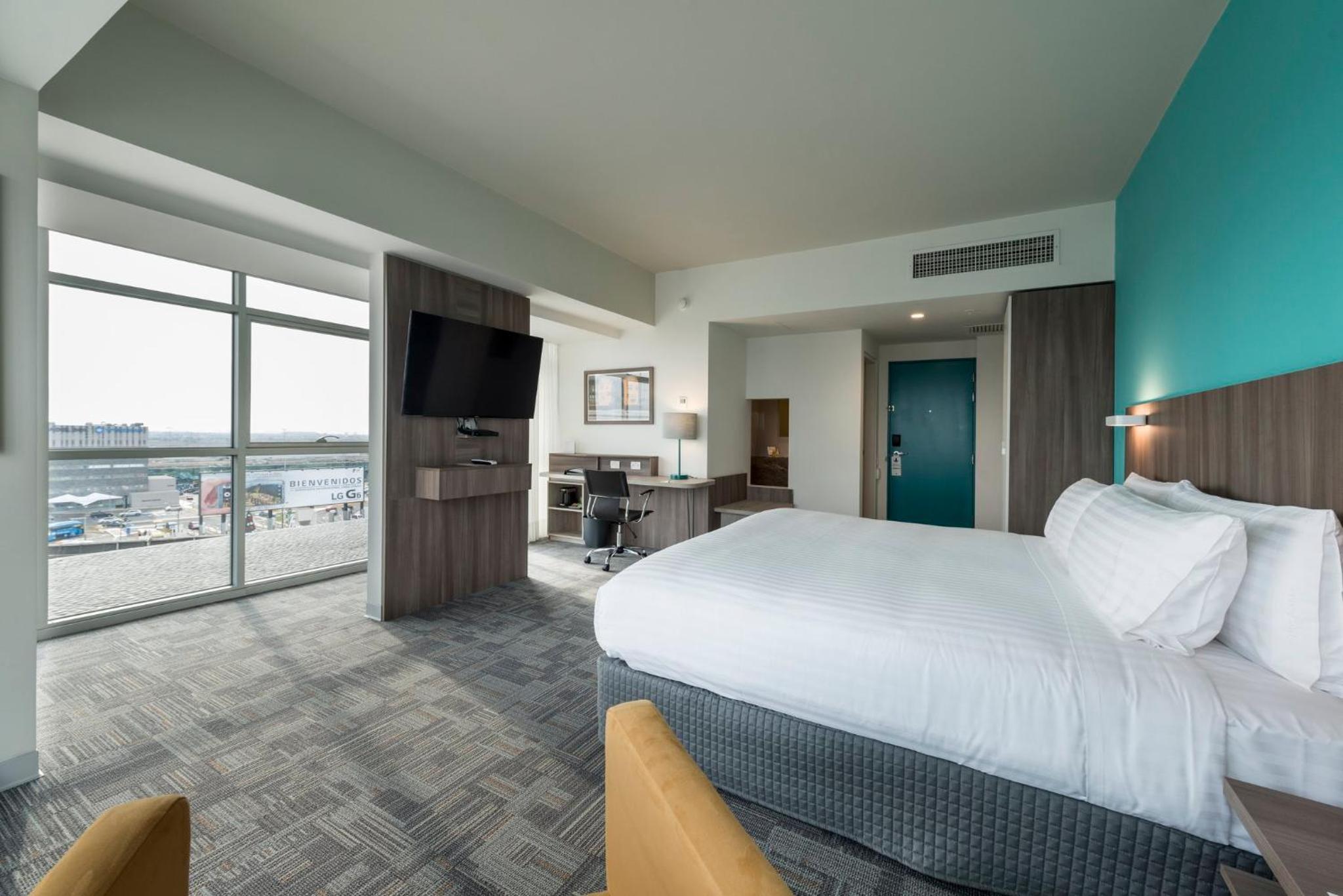 King Room with View - Non-Smoking photo 2