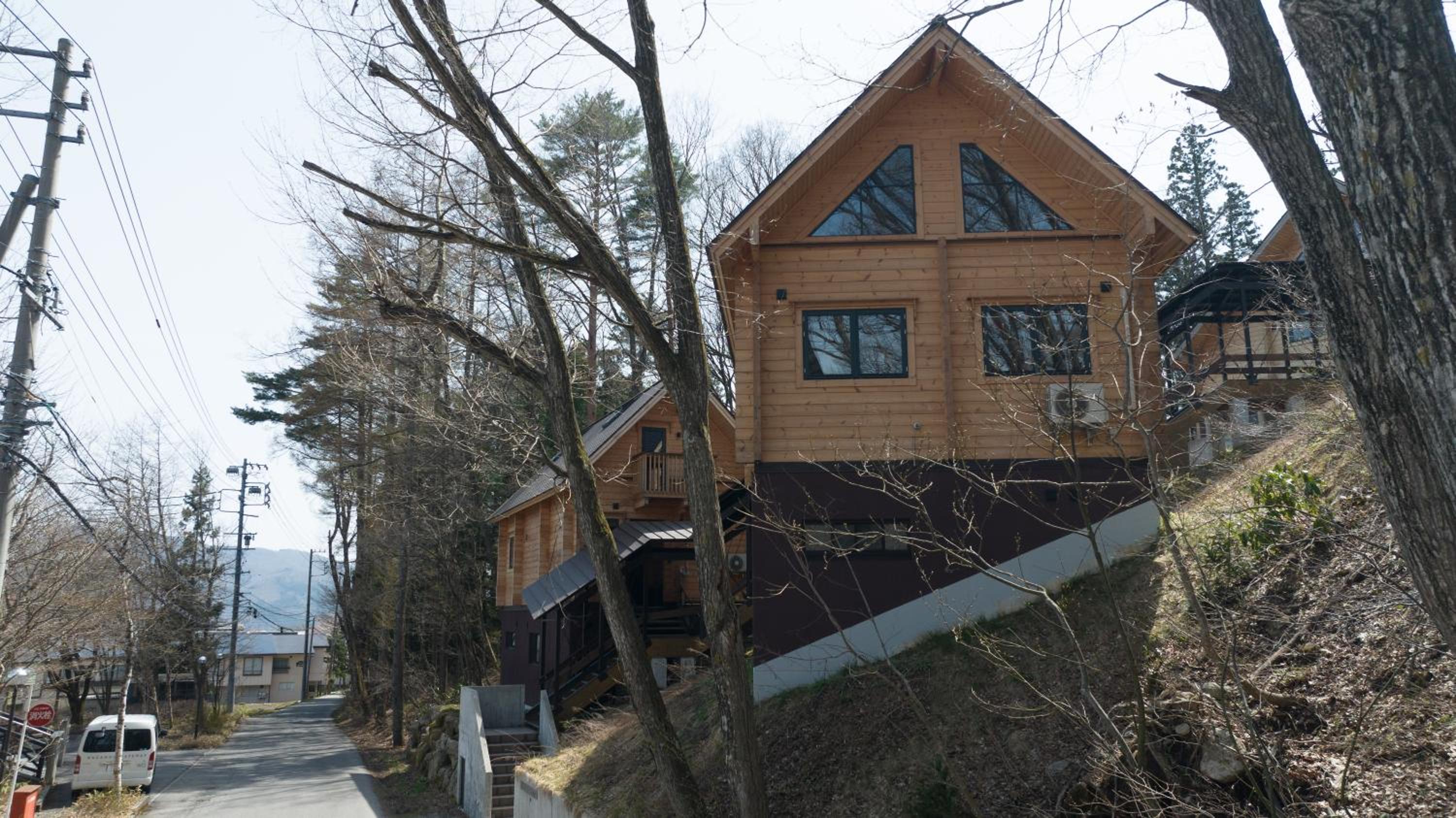 Three-Bedroom Chalet - Photo 3
