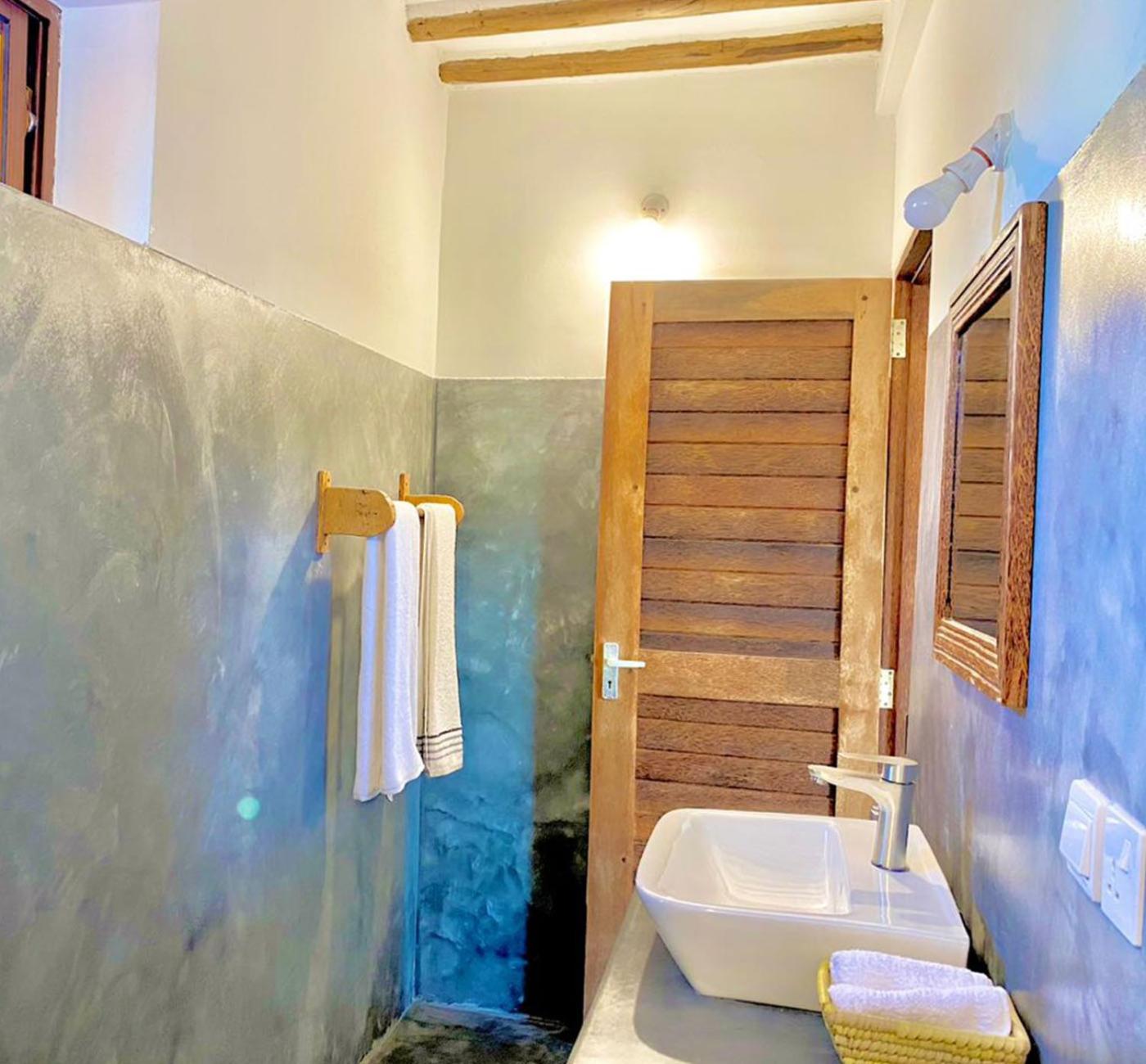 One-Bedroom Bungalow - Photo 40