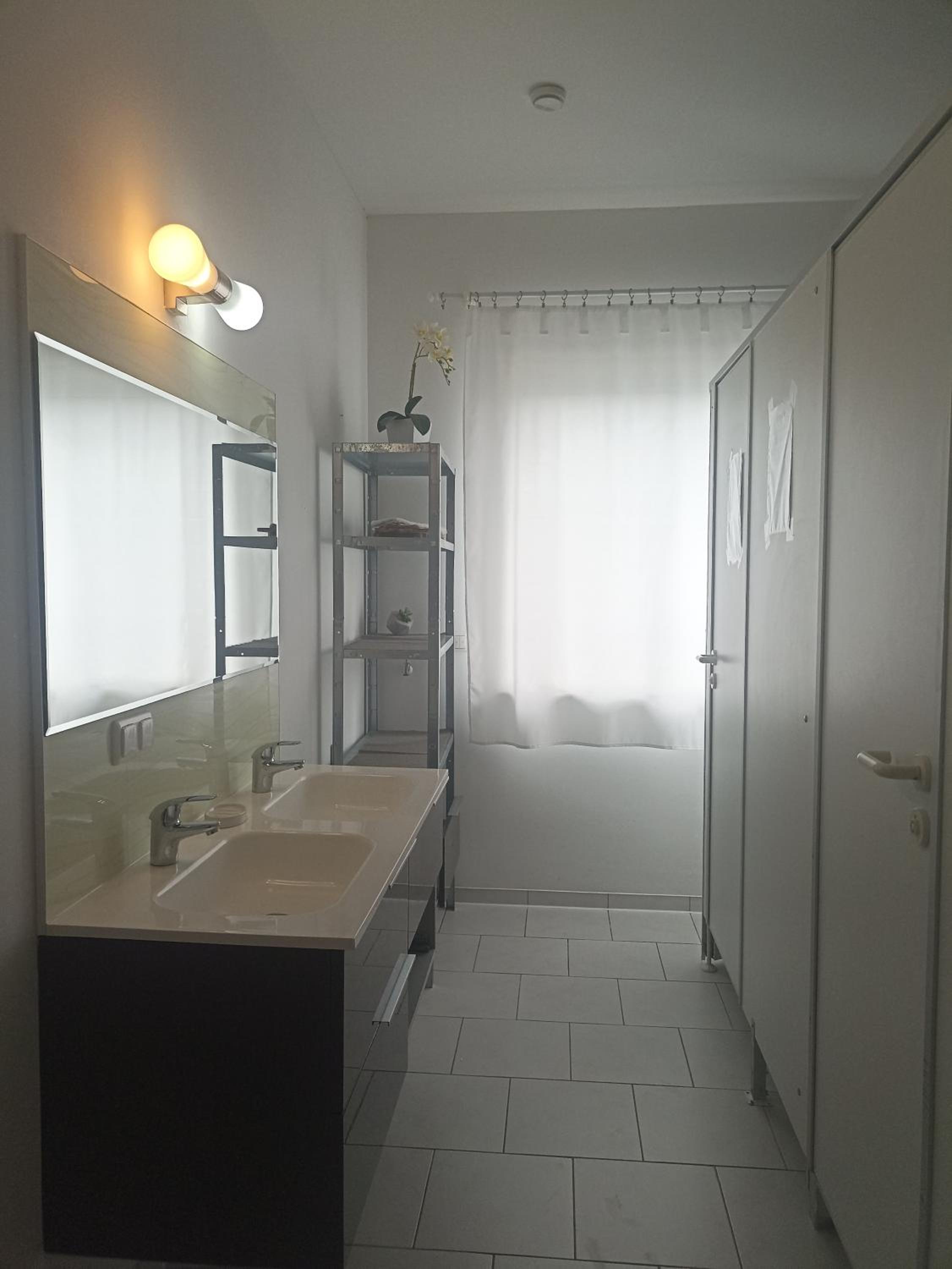 Apartment with Terrace - Photo 7