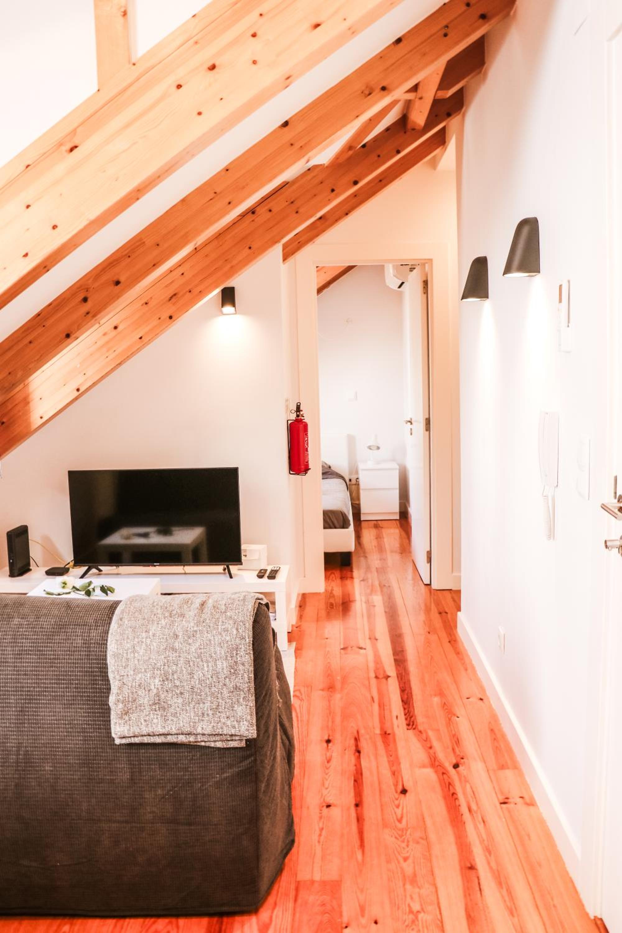 One-Bedroom Apartment photo 1