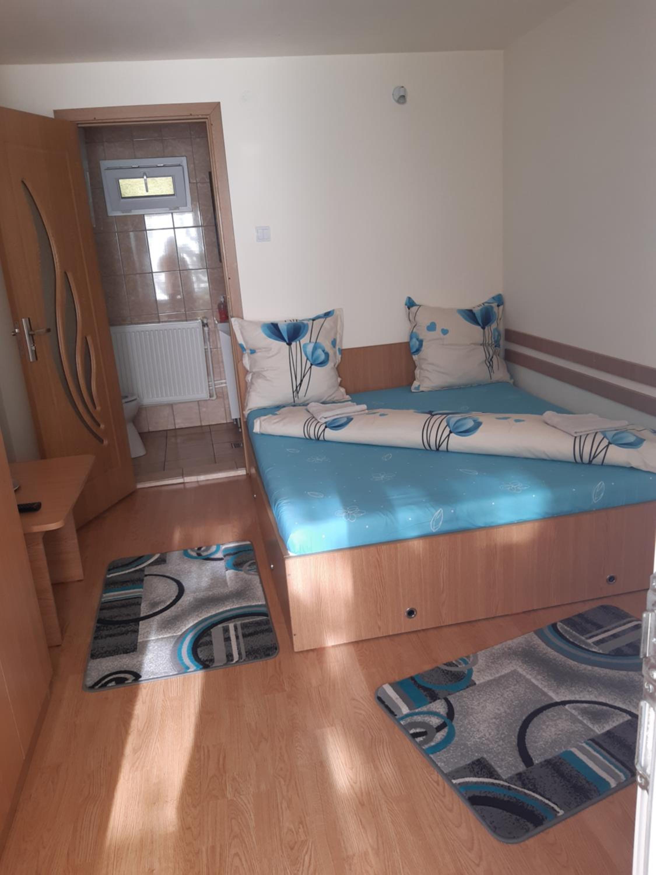 Double Room with Private Bathroom photo 2