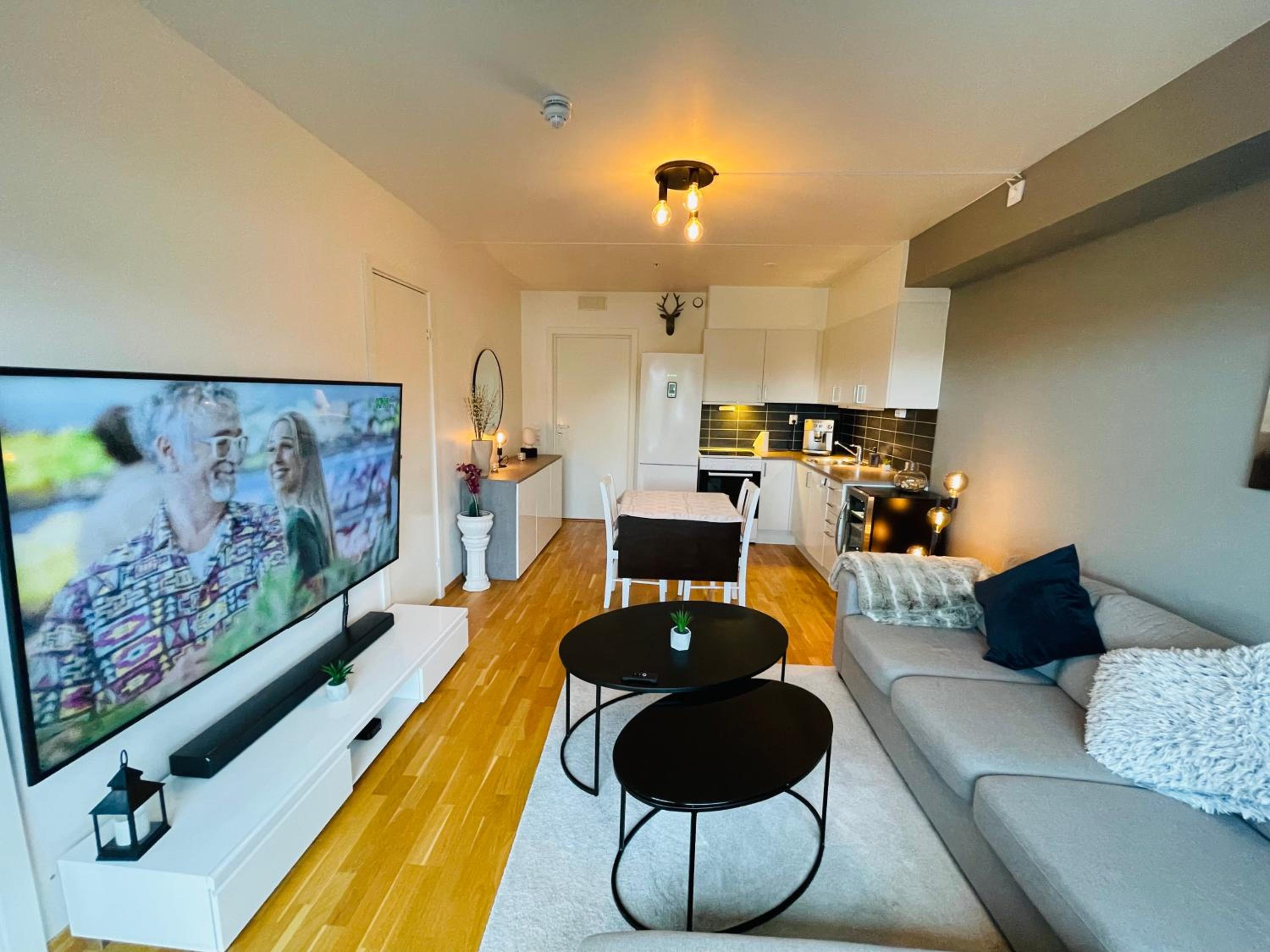 One-Bedroom Apartment photo 1