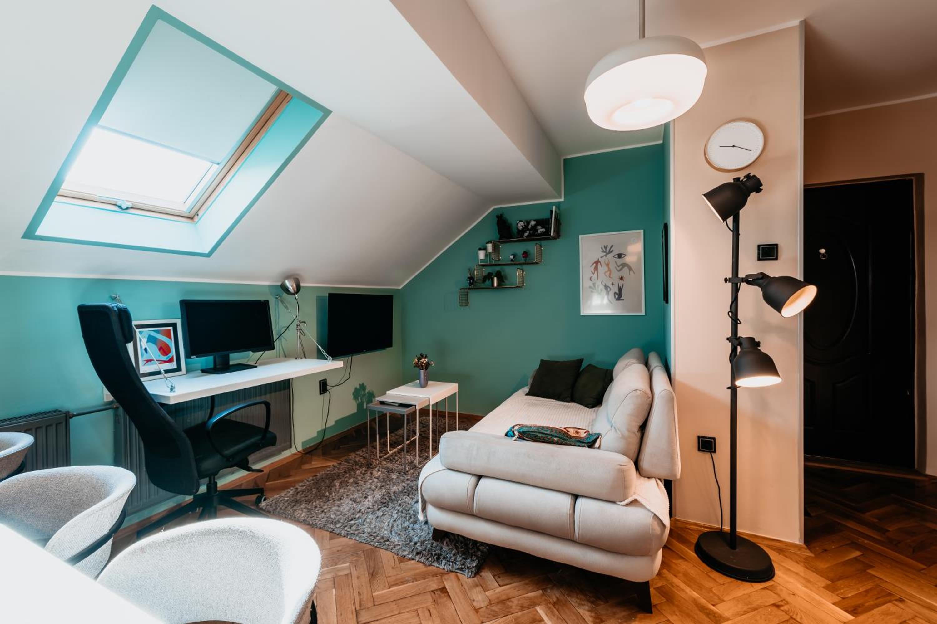 One-Bedroom Apartment photo 2