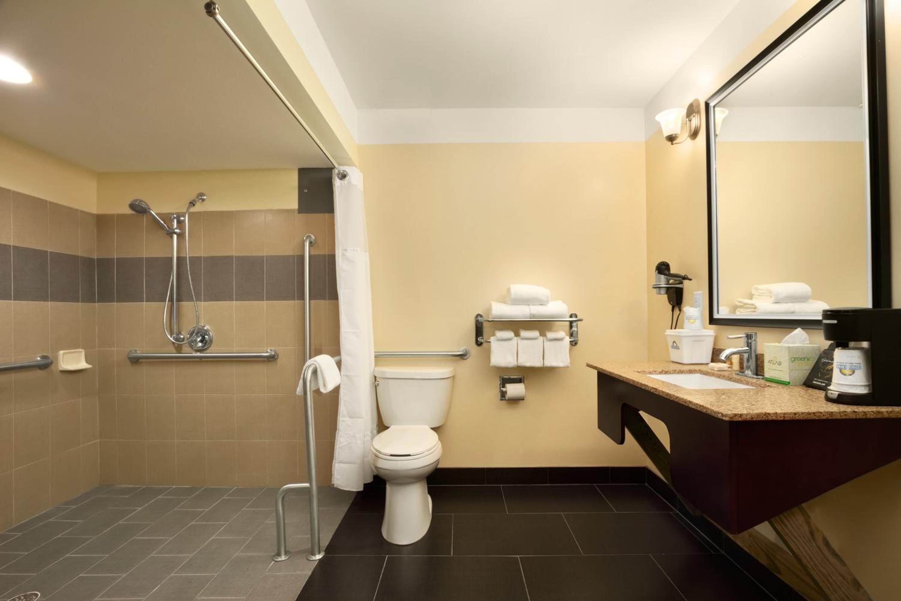 King Room - Disability Access/Non-Smoking photo 3