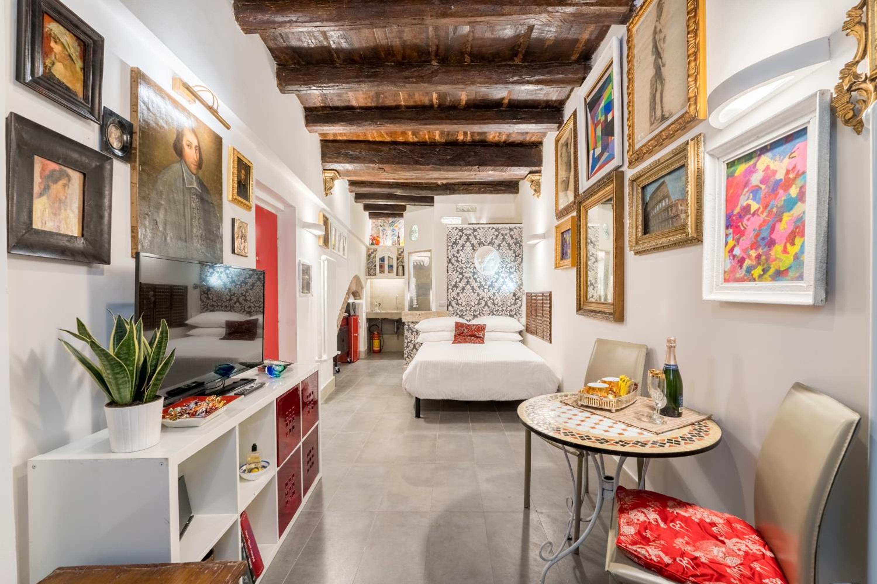 Studio Apartment