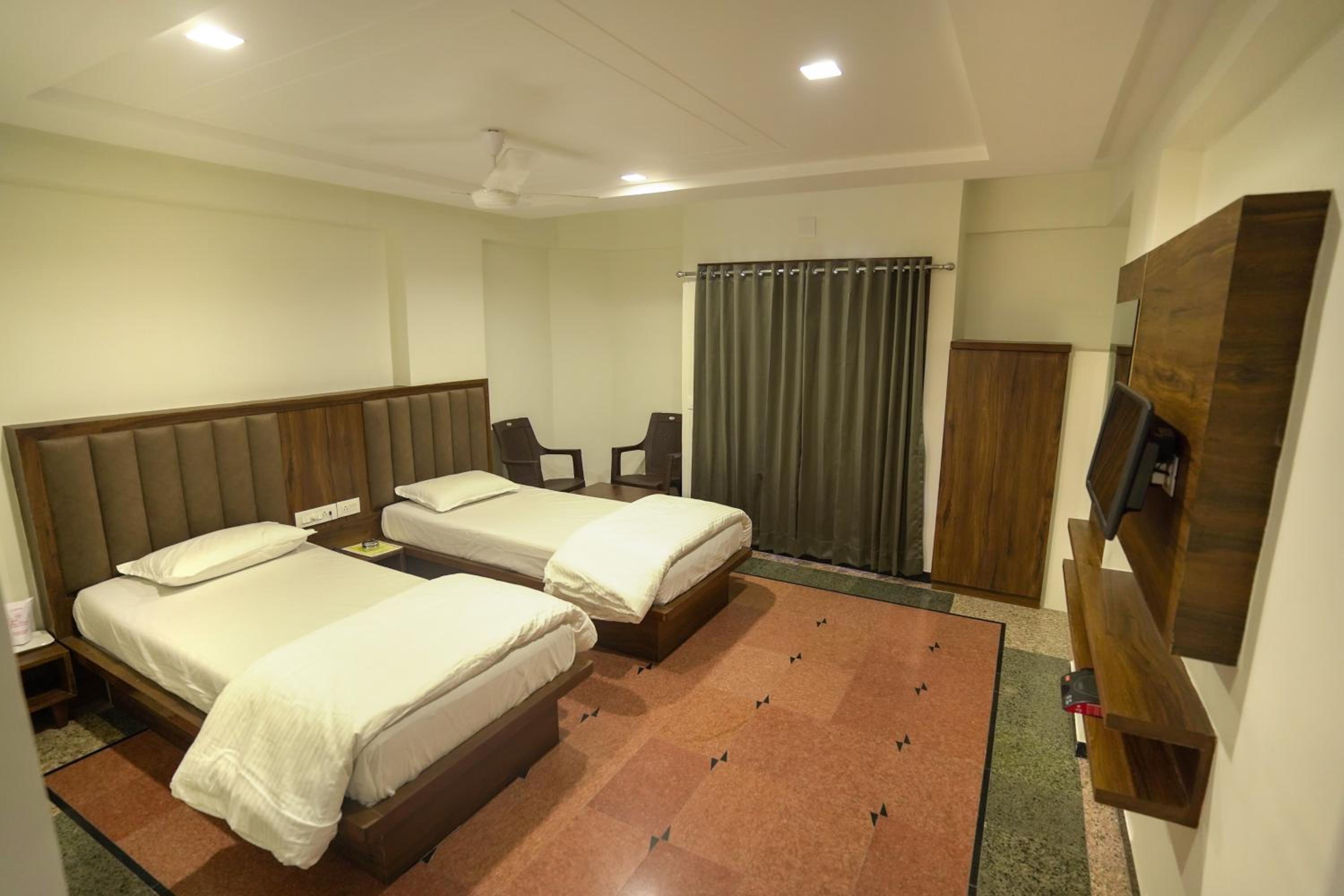 Deluxe Double Room - Indian nationals only photo 2