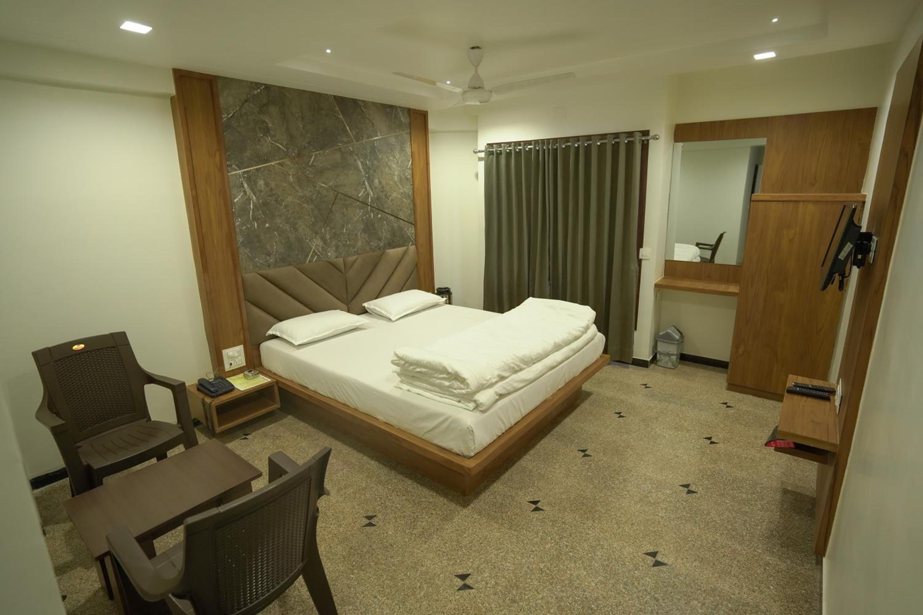 Deluxe Double Room - Indian nationals only photo 1