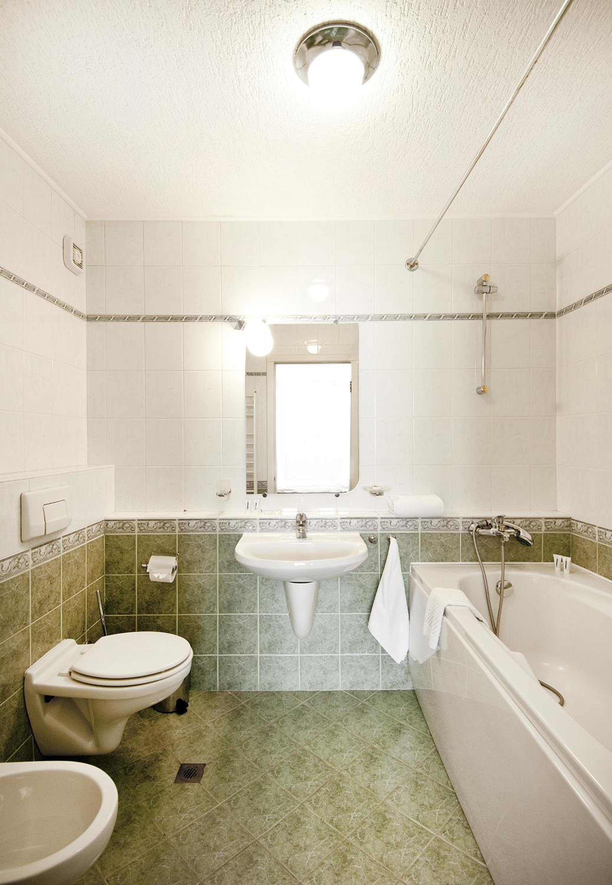 Two-Bedroom Apartment - Photo 9