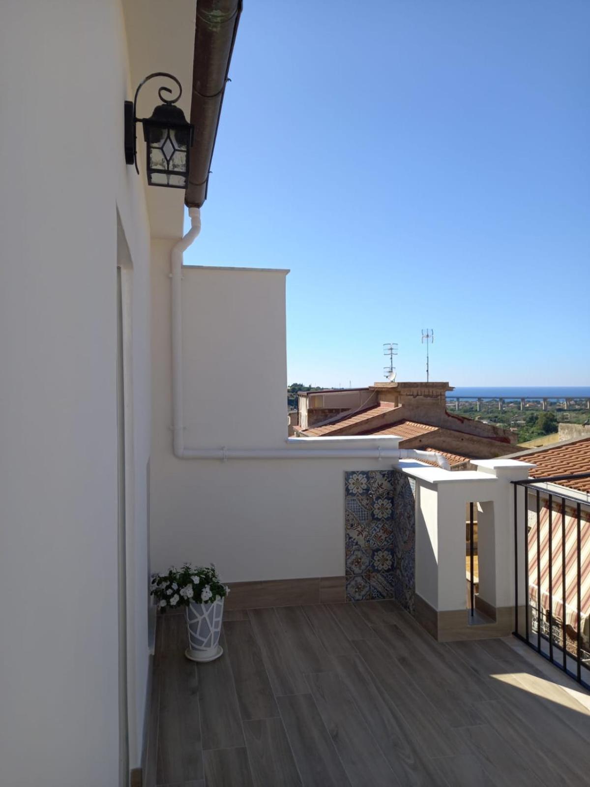 Apartment with Sea View - Photo 34