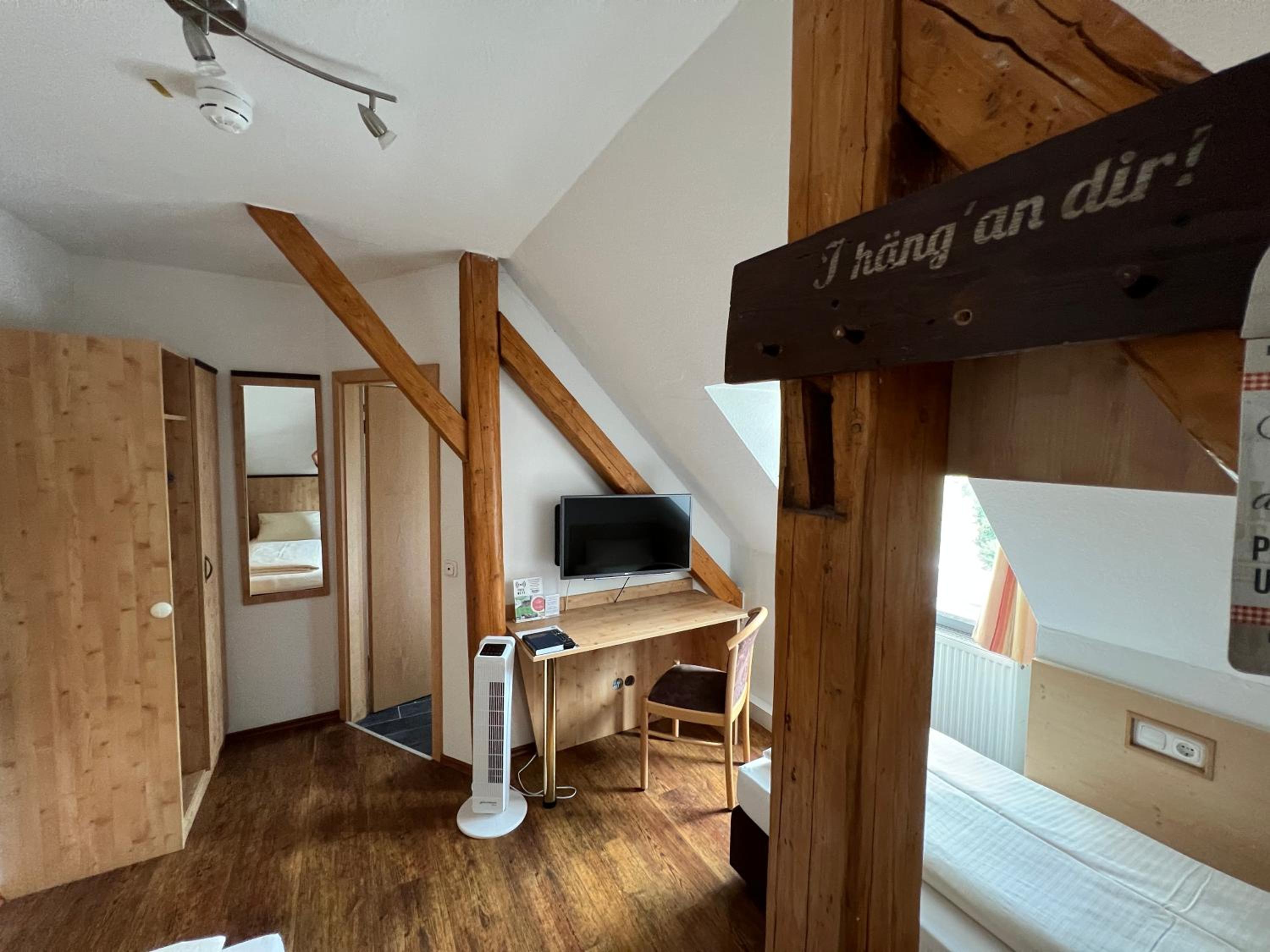 Standard Twin Room photo 2