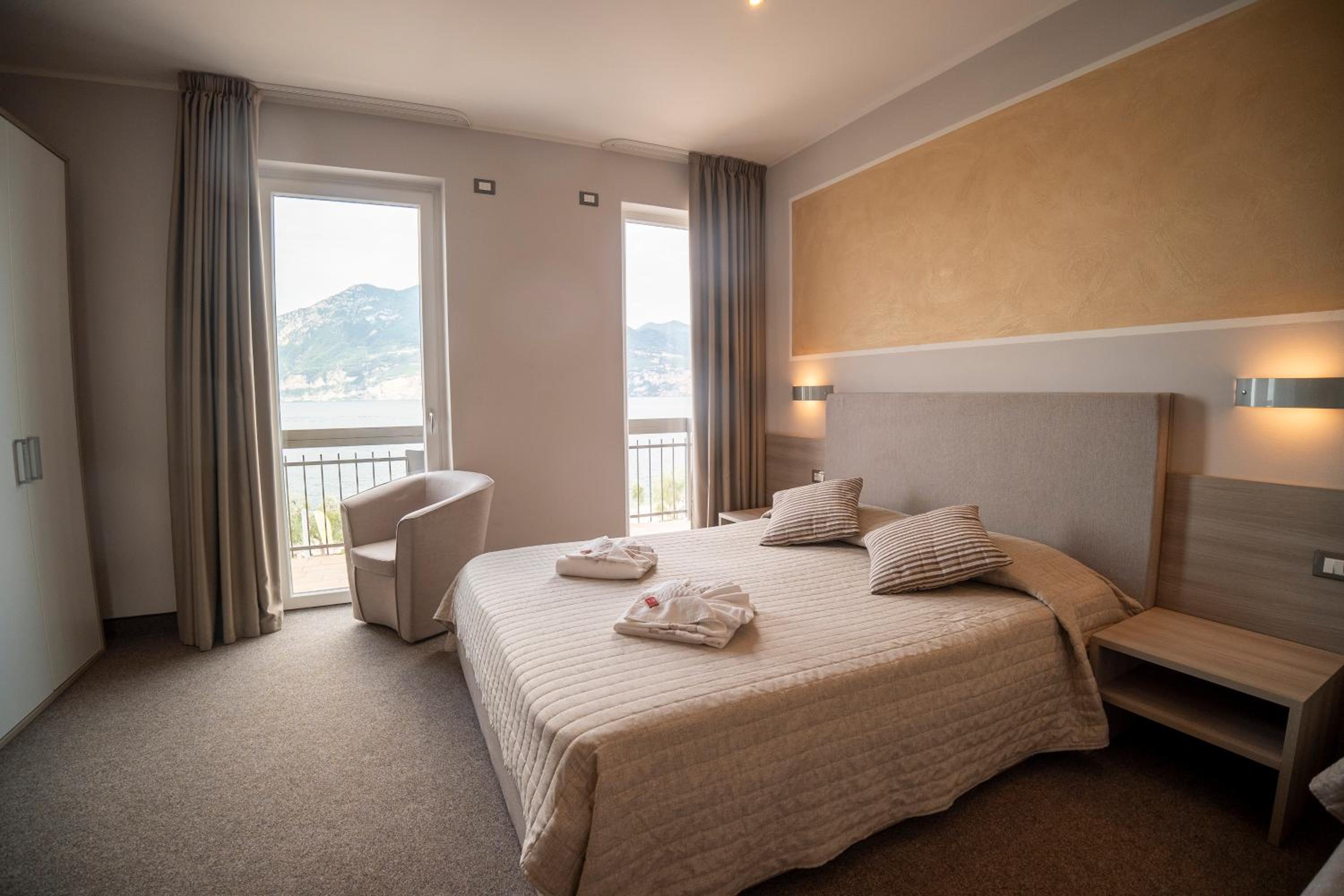 Superior Double Room - Photo 1