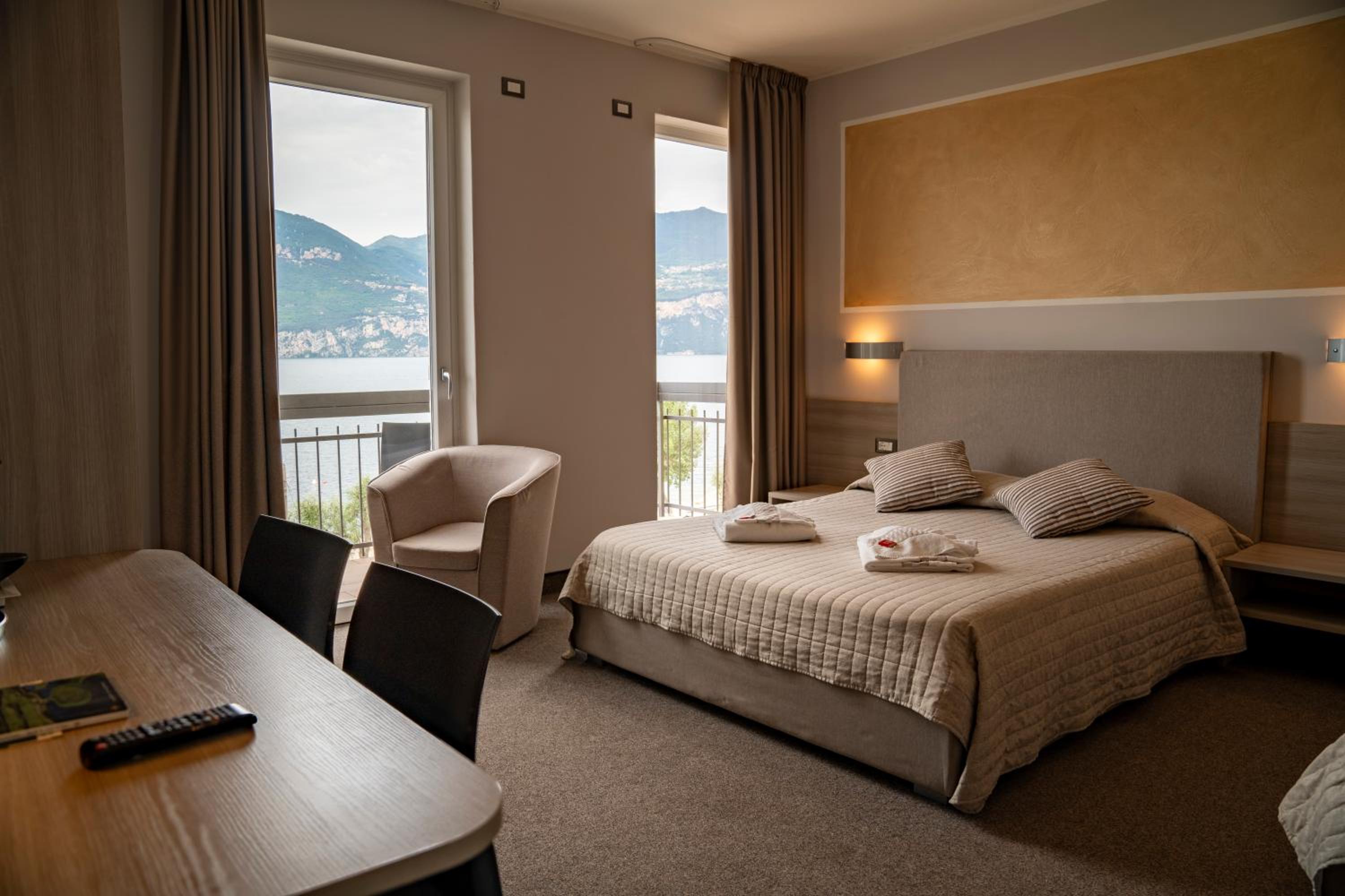 Superior Double Room - Photo 3