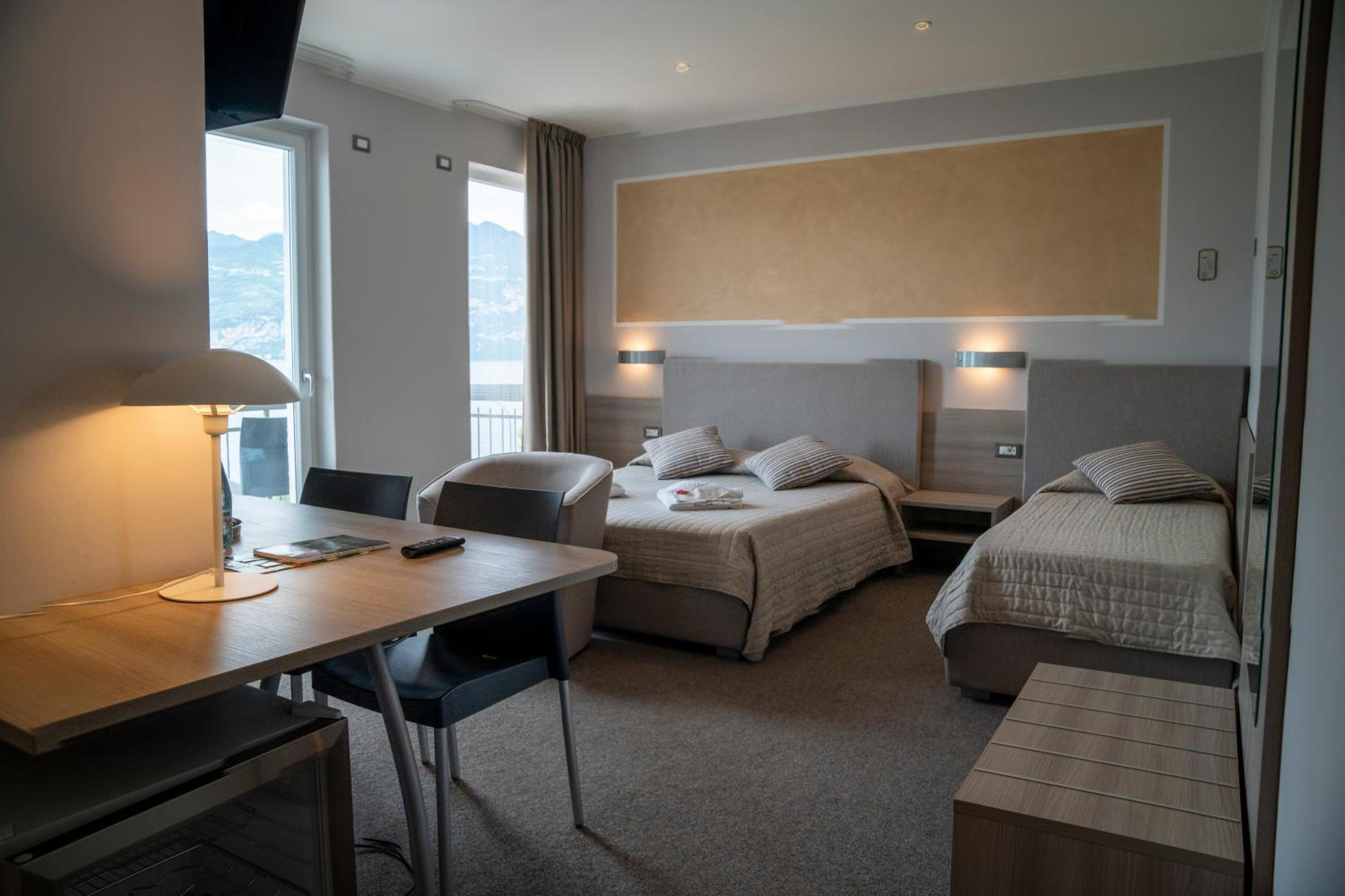 Superior Double Room - Photo 2