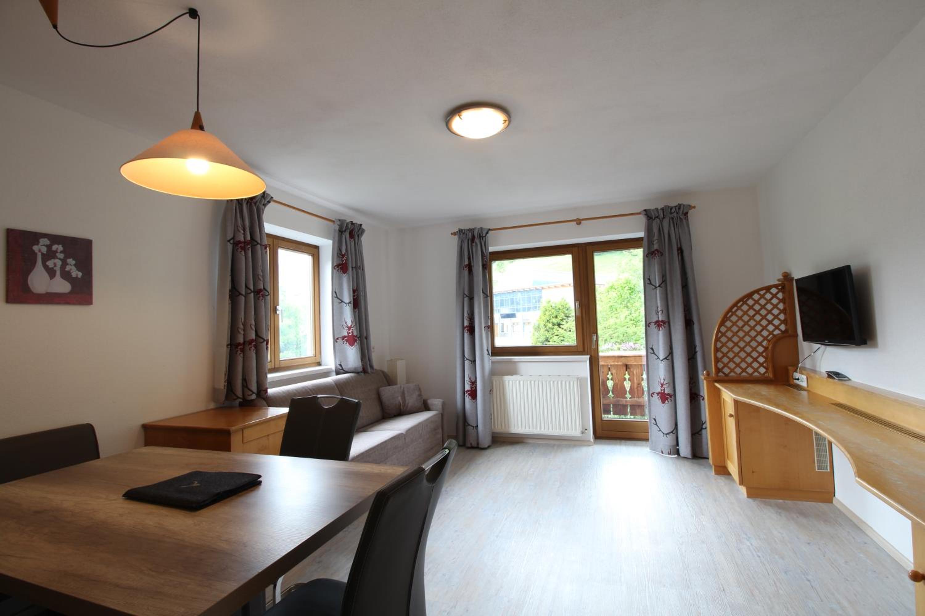 One-Bedroom Apartment with Balcony B photo 1