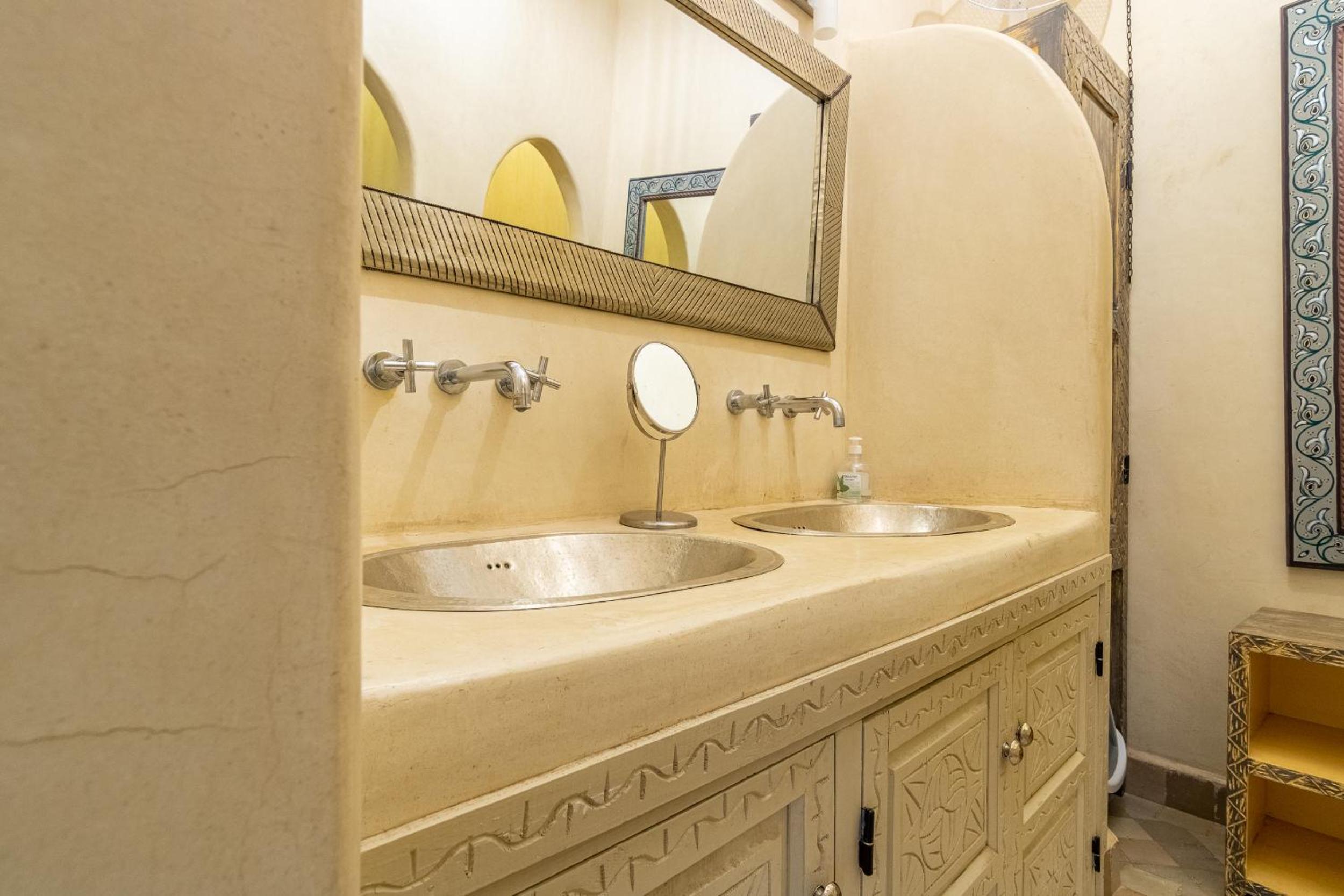 Queen Suite - Photo 5