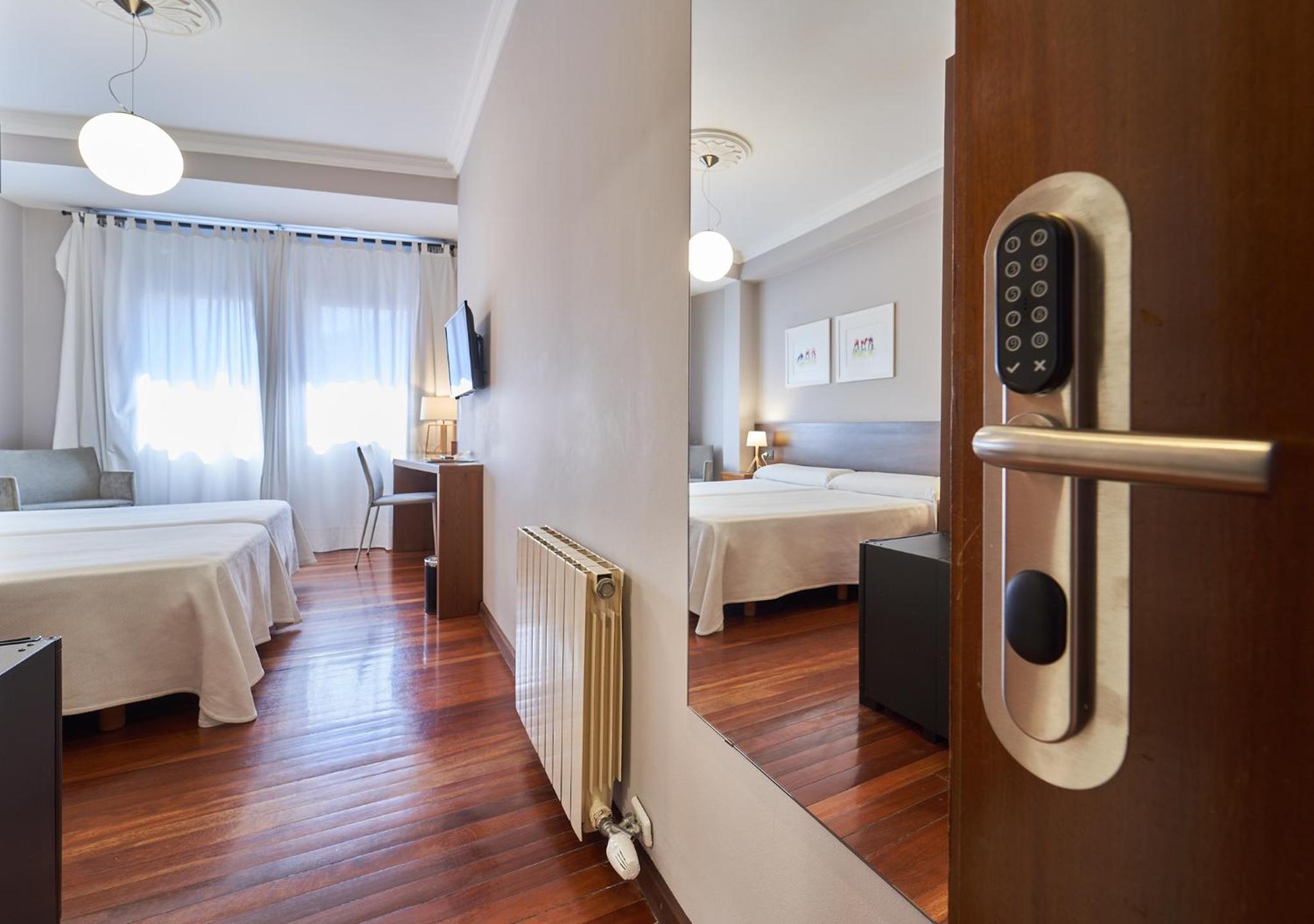 Habitación Estándar con Dos Camas Individuales