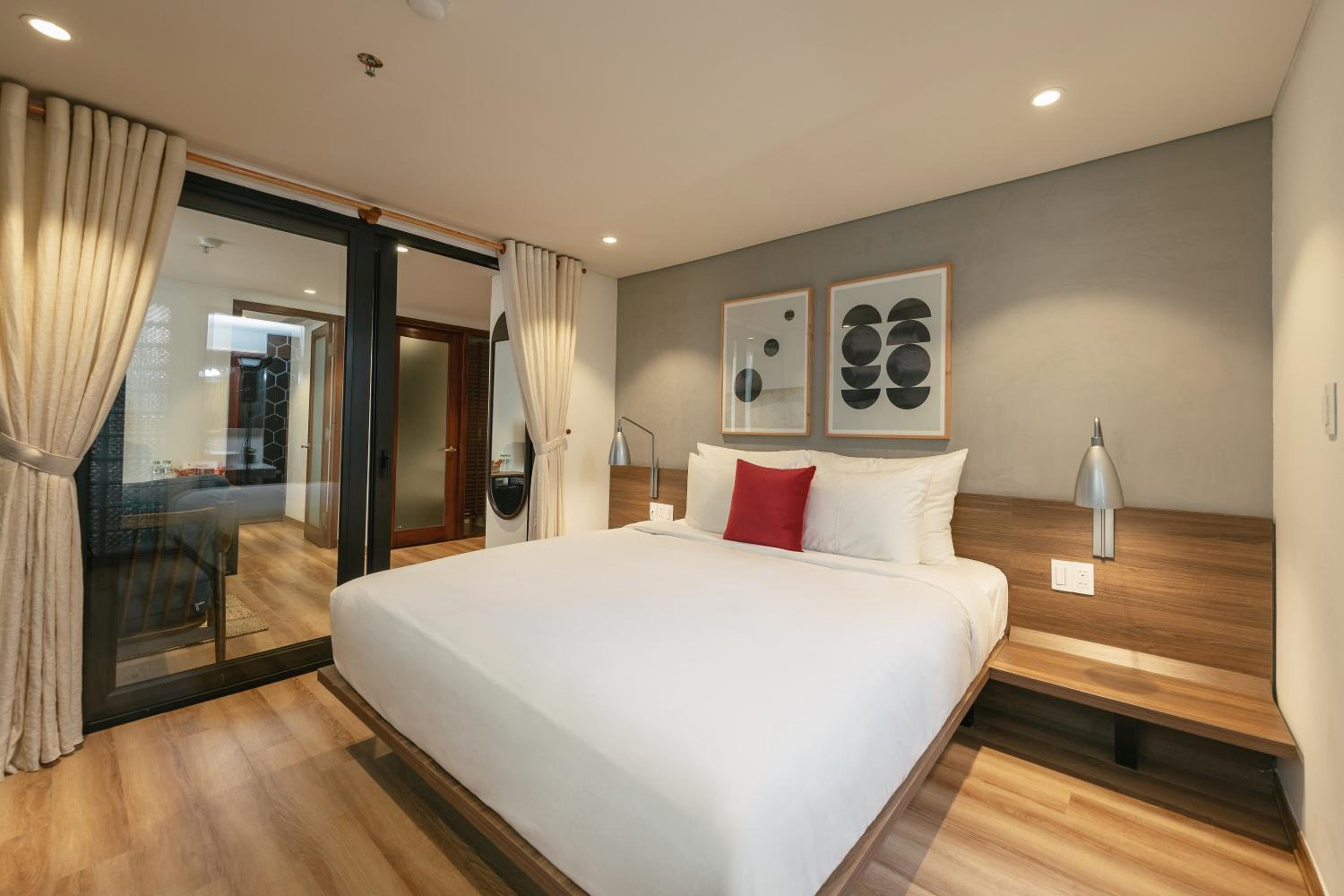 Two-Bedroom Suite - Photo 2