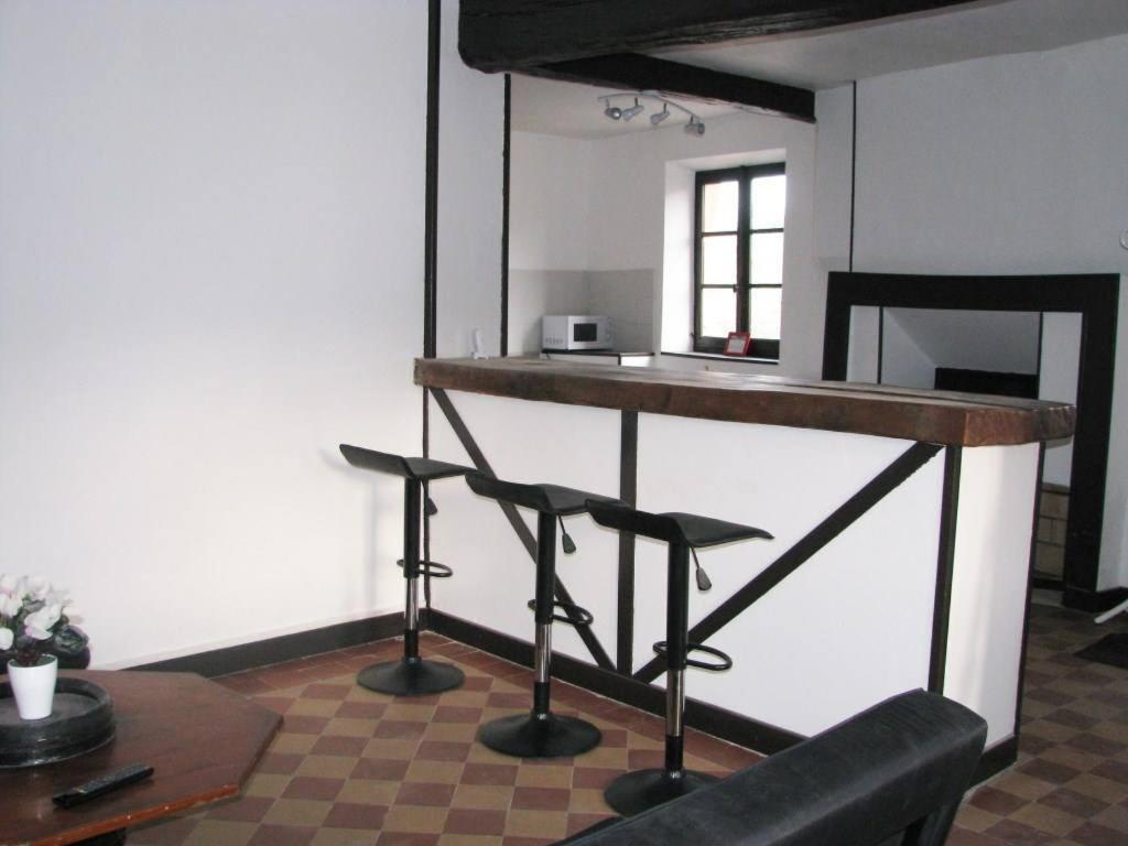 Two-Bedroom House - Photo 2