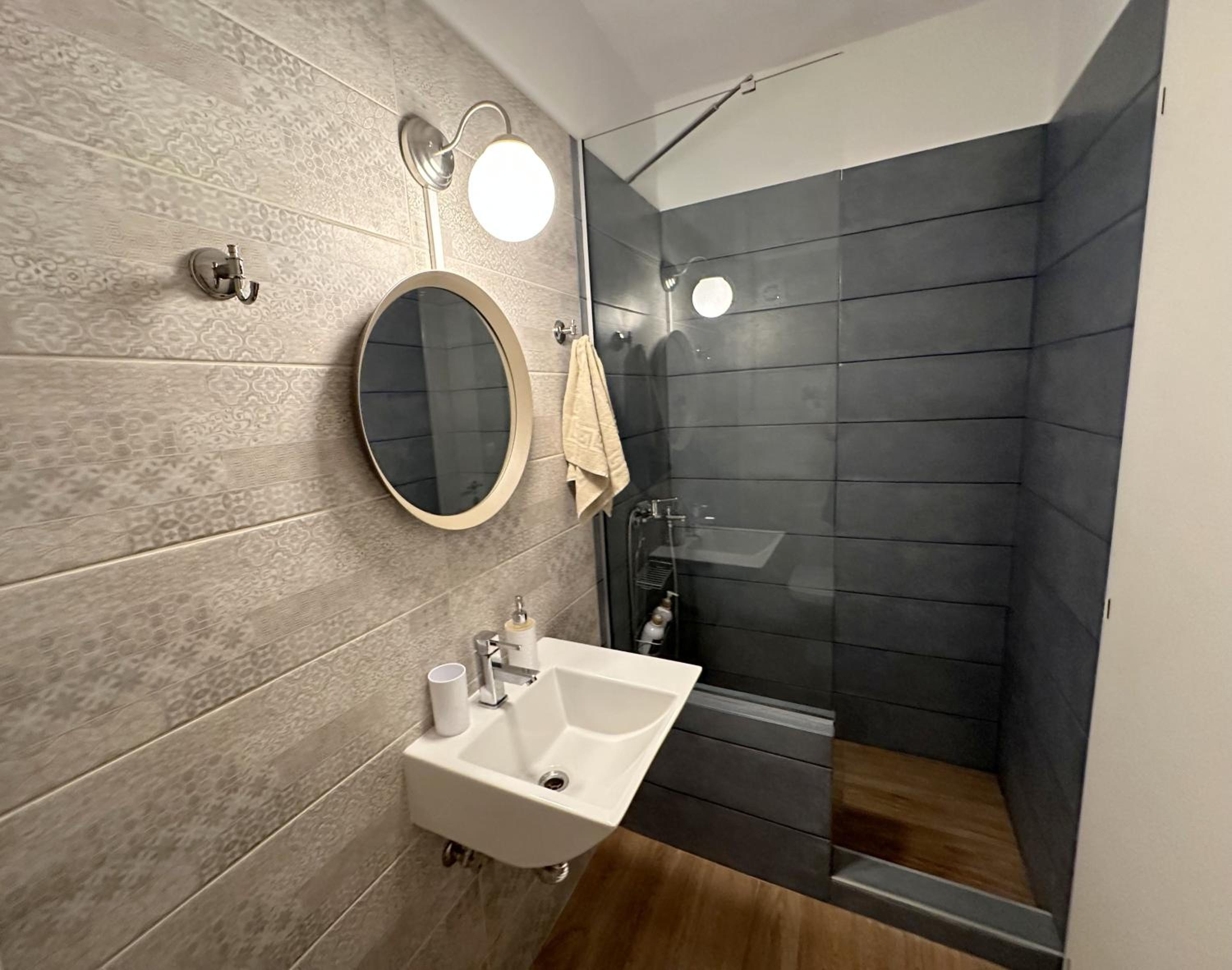 Deluxe Triple Room - Photo 7