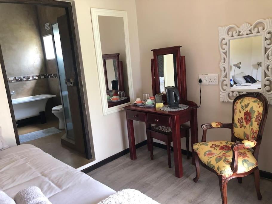 Double Room with Lake View photo 3