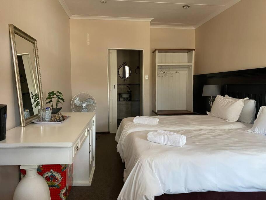 Double Room with Private Bathroom photo 1