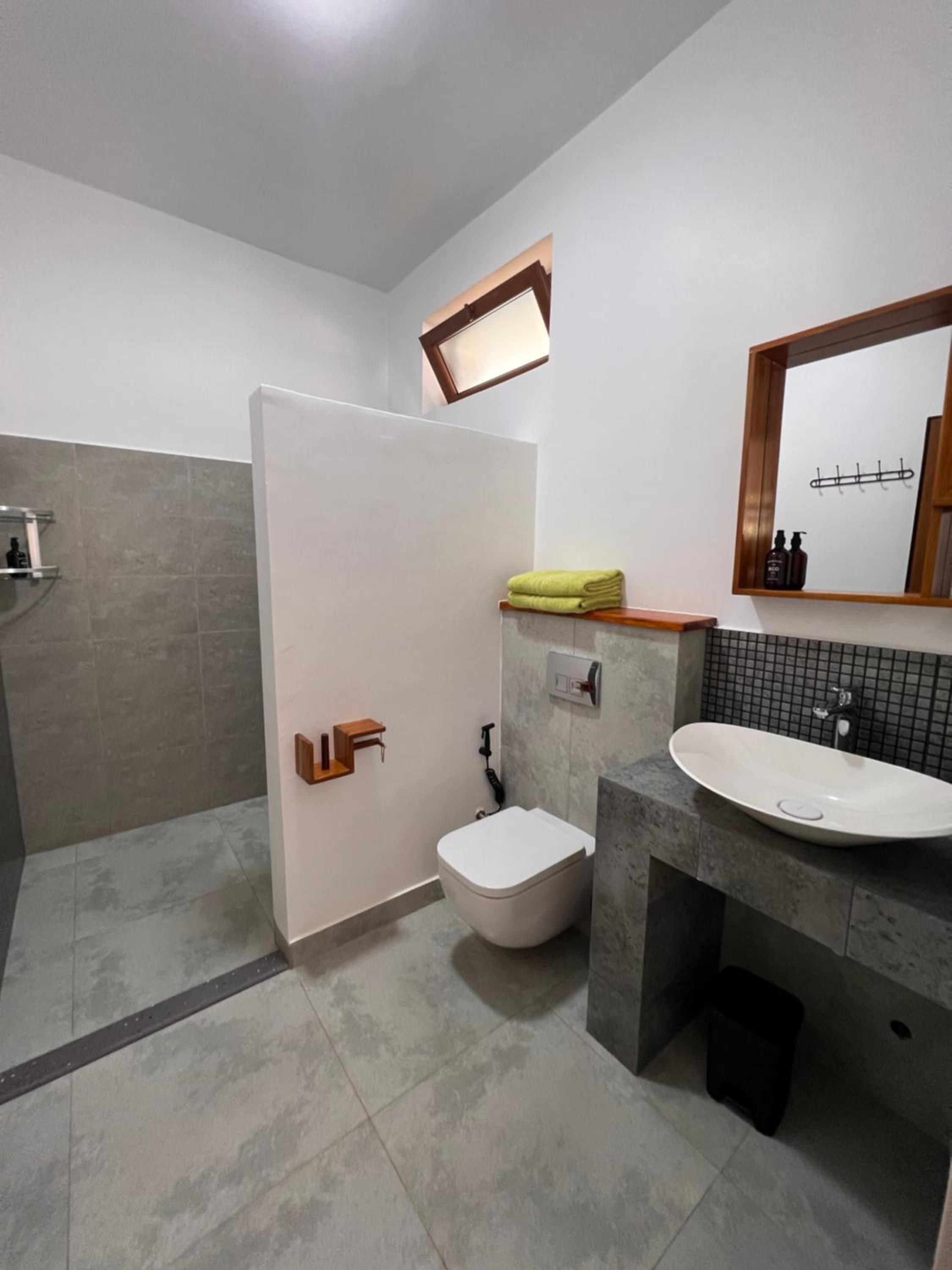 Deluxe Double Room with Side Sea View photo 1