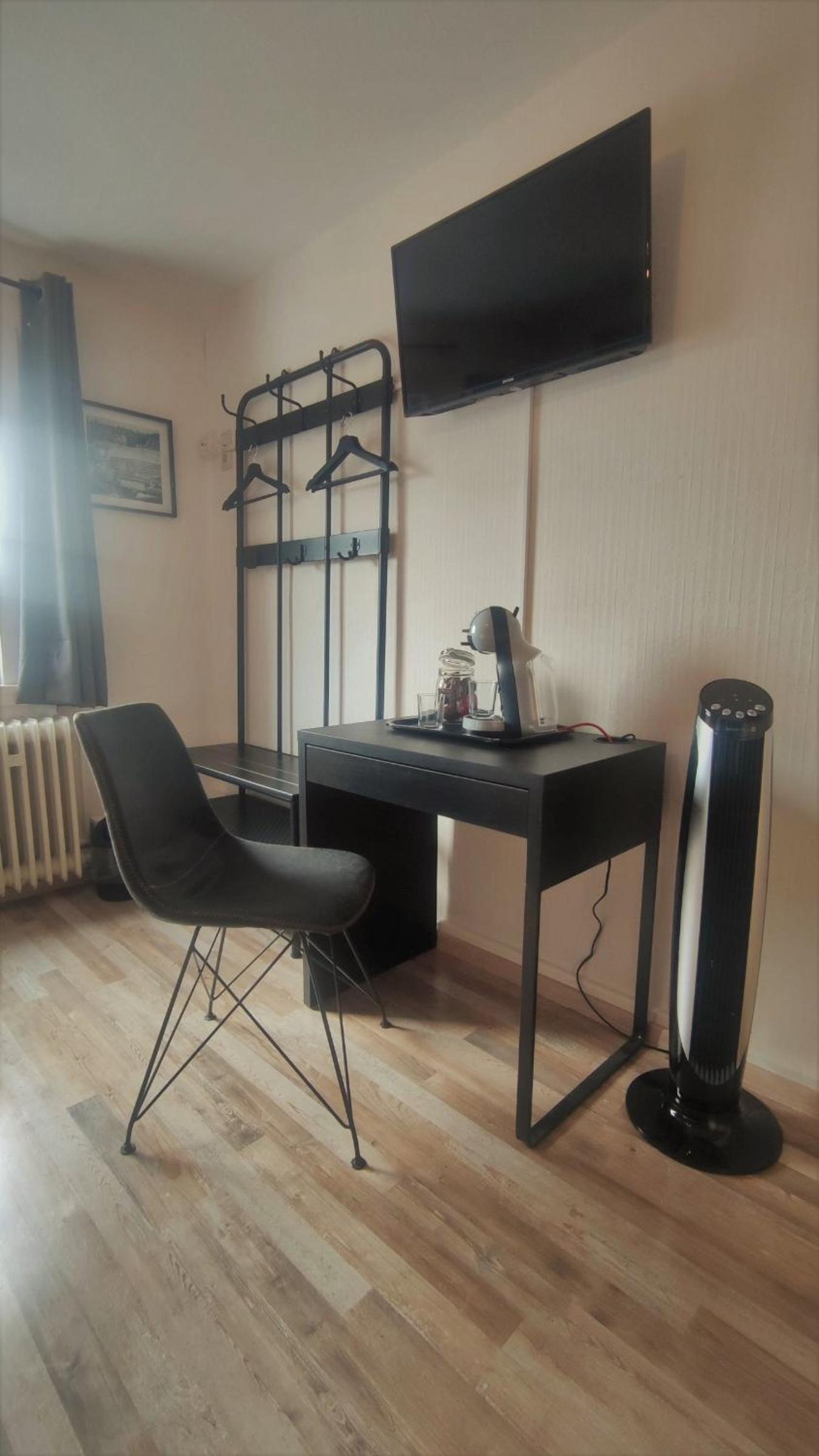 Double Room with Mountain View - Photo 4