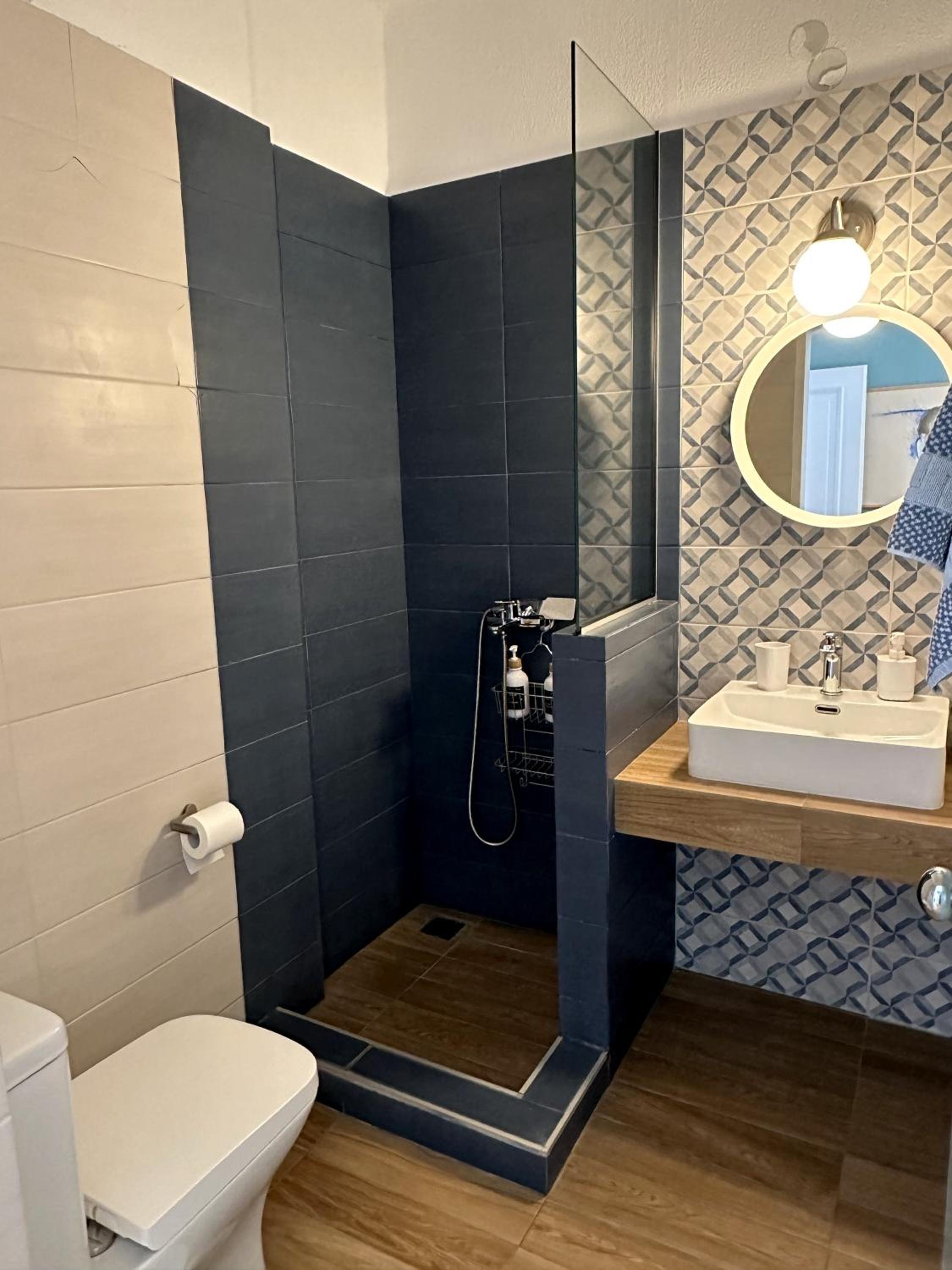 Deluxe Double Room with Side Sea View - Photo 3
